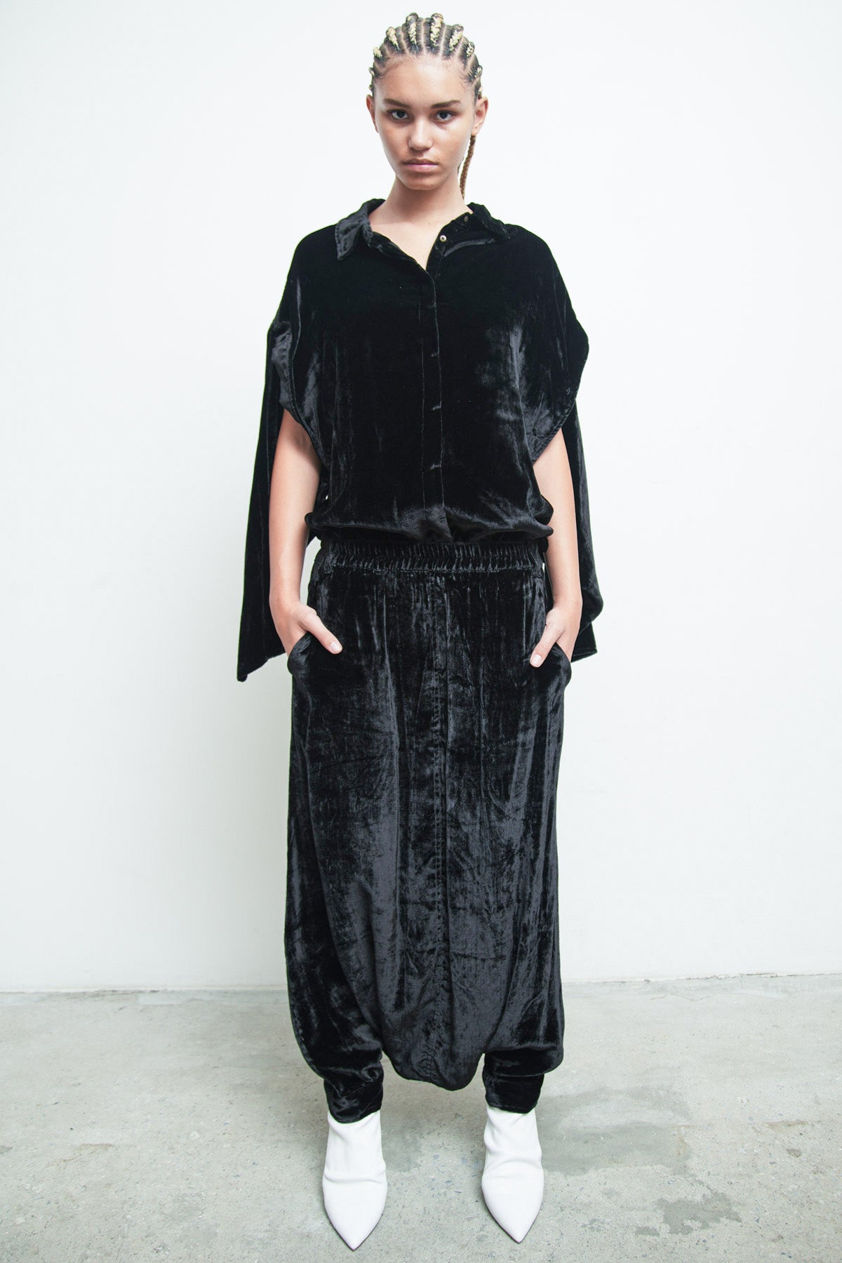 files/O-438C-KilmerJkt-Black-S-350B-KillanShort-Black-P-306D-BahaSkant-Black-02.jpg