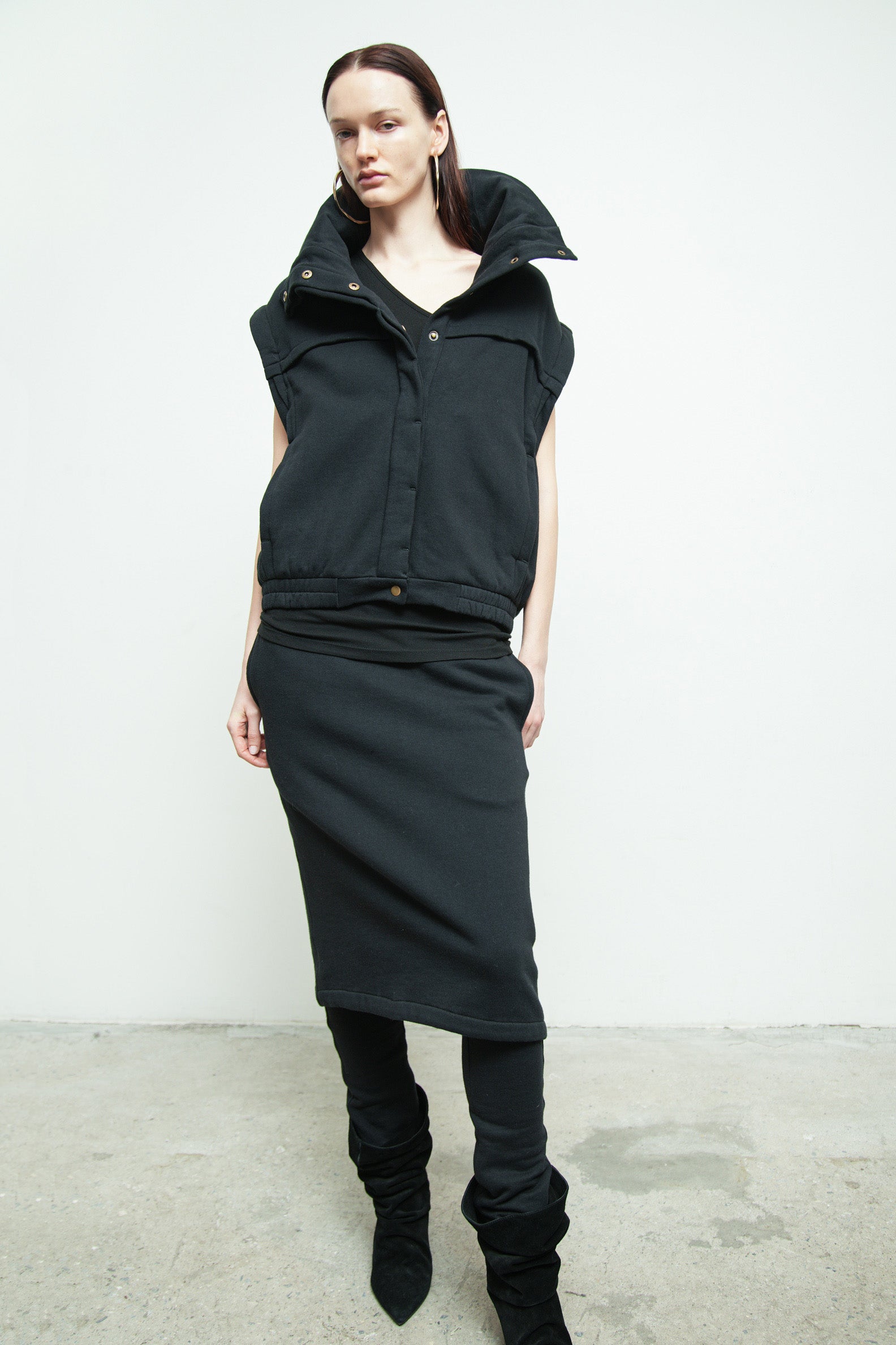 files/O-466B-AmariJkt-Blk-Kp-356-FemkeSkirtPant-Blk-09.jpg