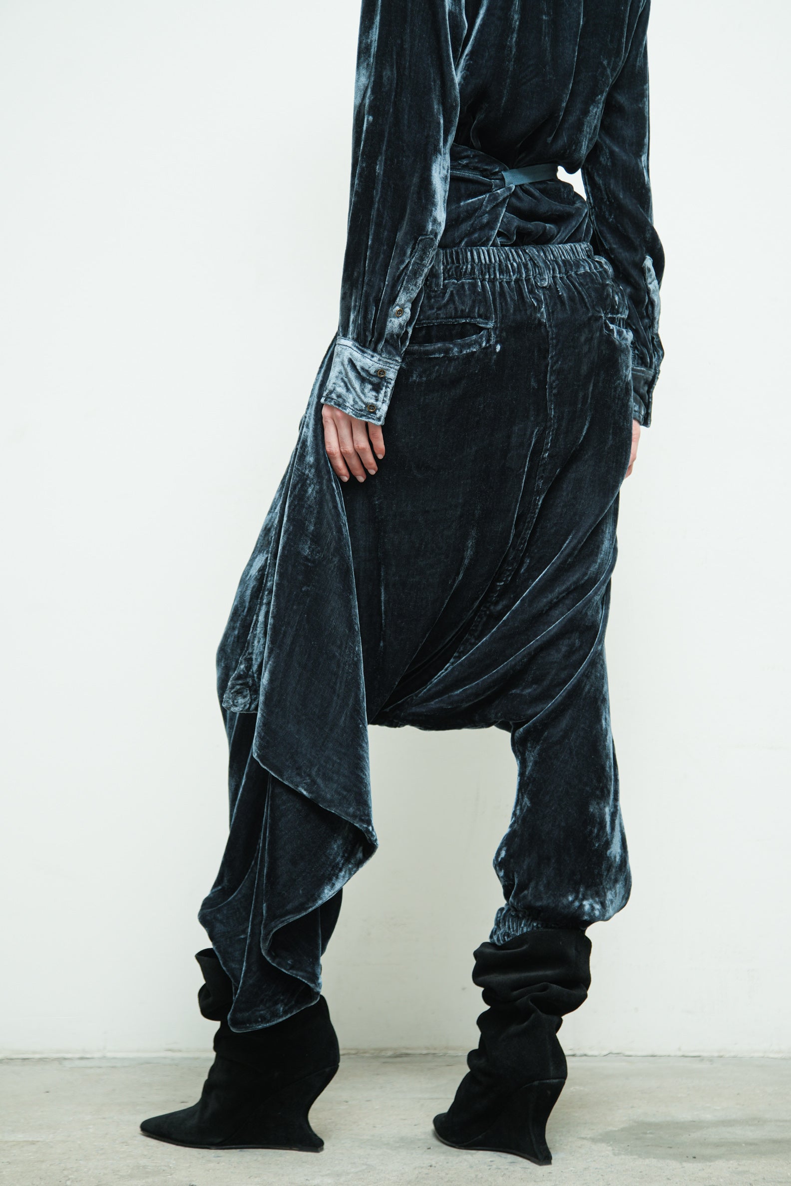 files/S-221R-RouxShirt-Azure-P-303F-Imanpant-Azure-010.jpg