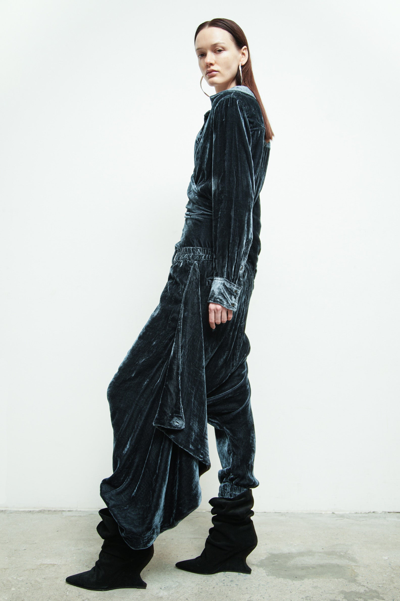 files/S-221R-RouxShirt-Azure-P-303F-Imanpant-Azure-06.jpg