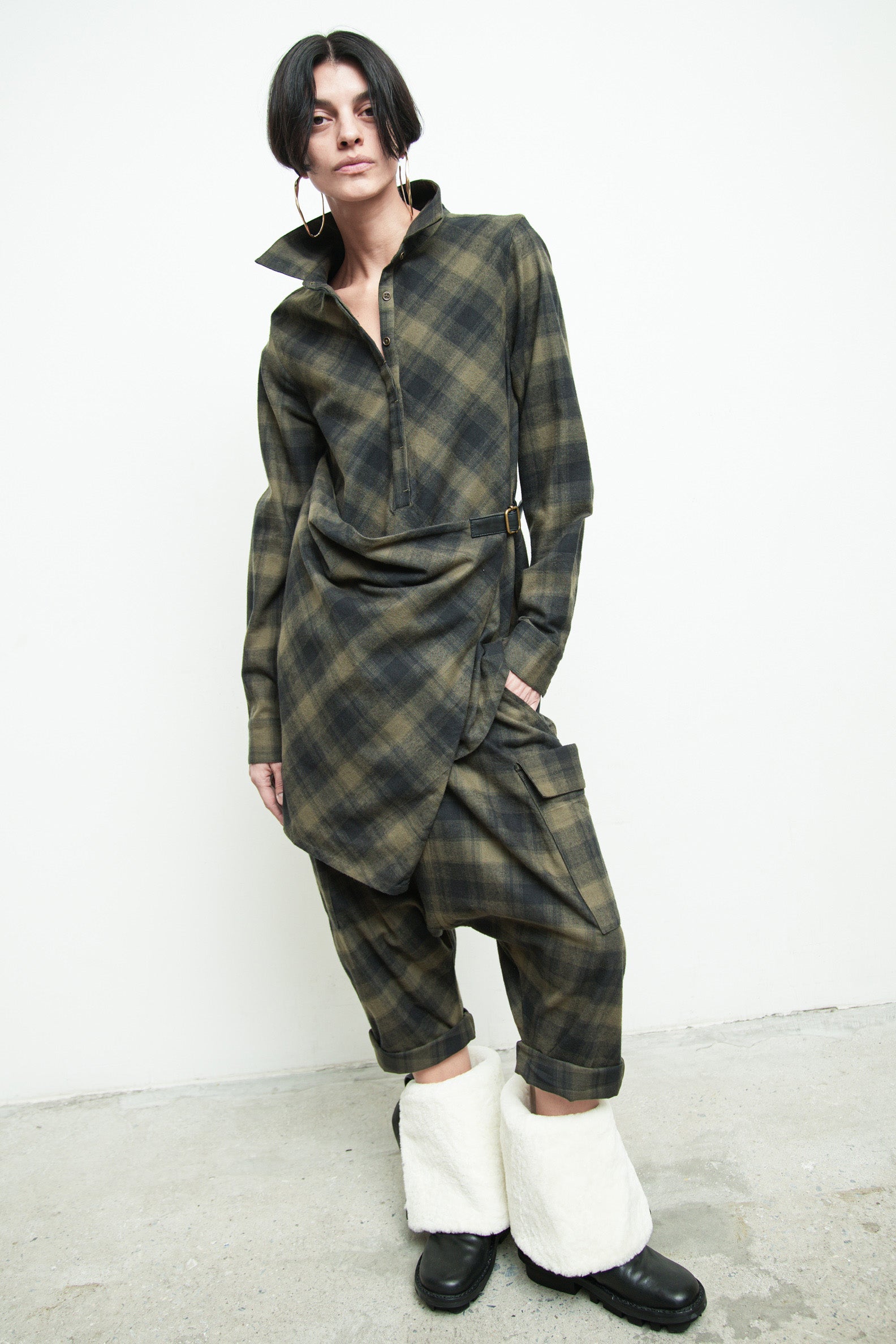 files/S-264D-PierreShirt-MossBlack-04.jpg