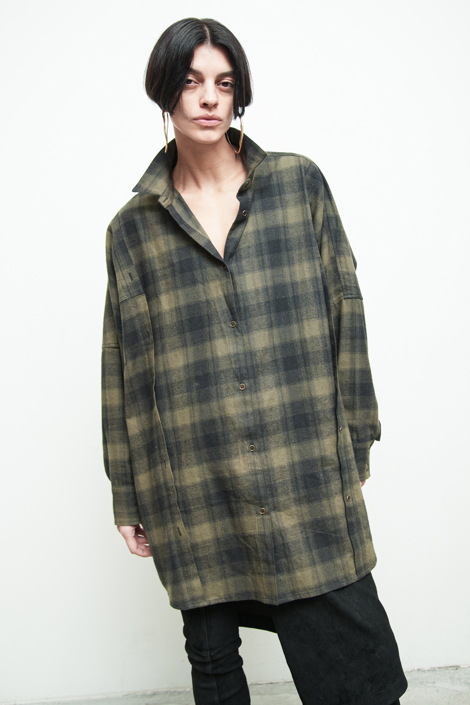 files/S-318C-GasparShirt-MossBlack-03.jpg