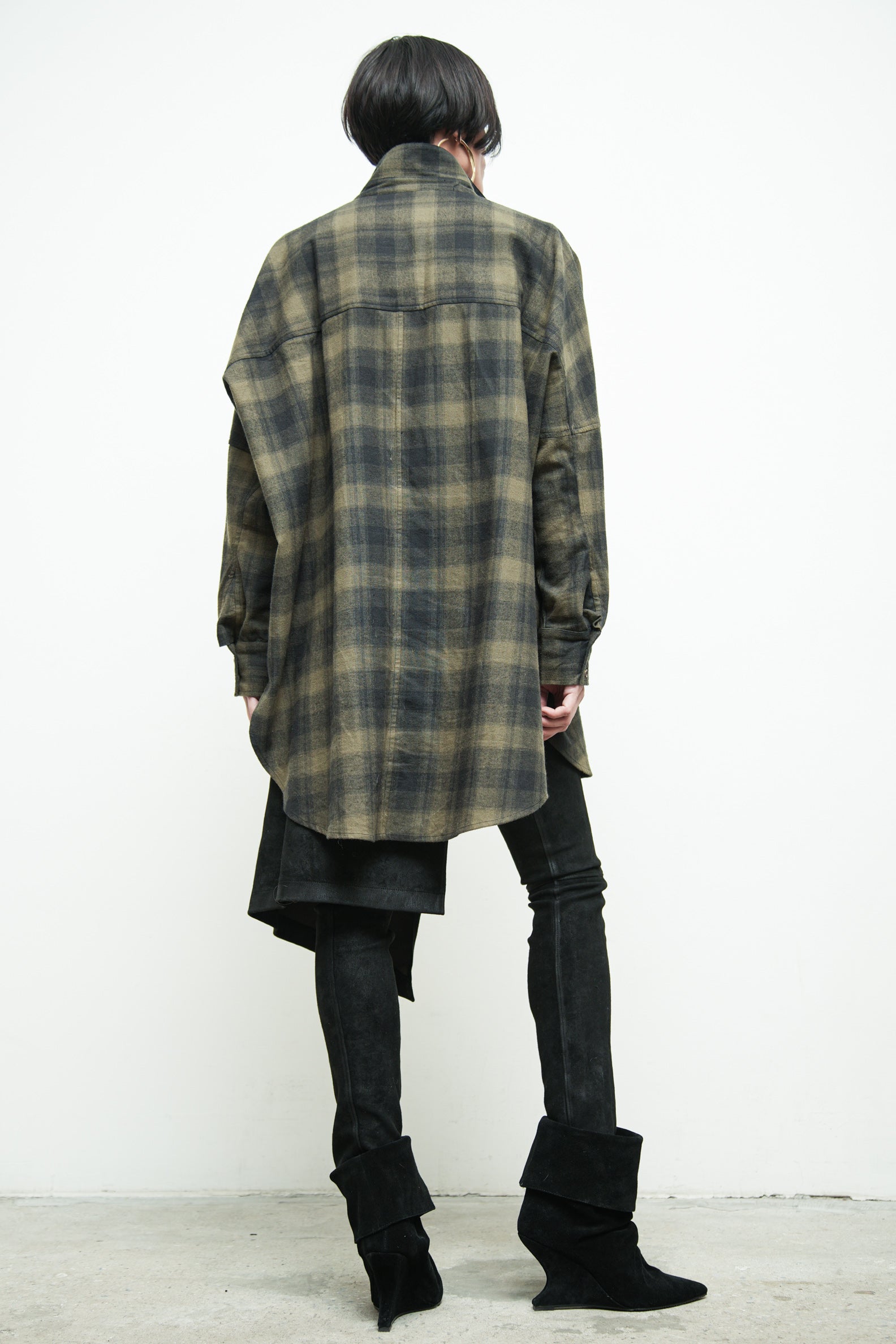 files/S-318C-GasparShirt-MossBlack-04.jpg