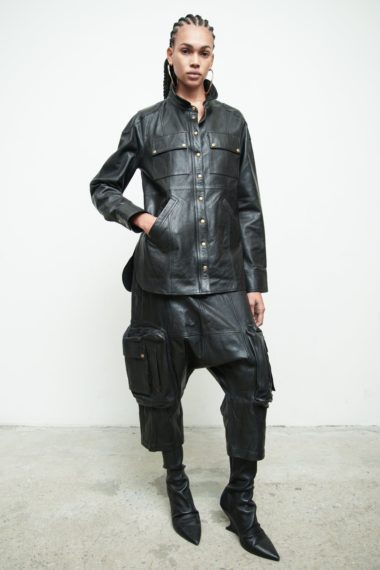 files/S-339C-SethShirt-Black-P-360-CelkaPant-Black-02.jpg