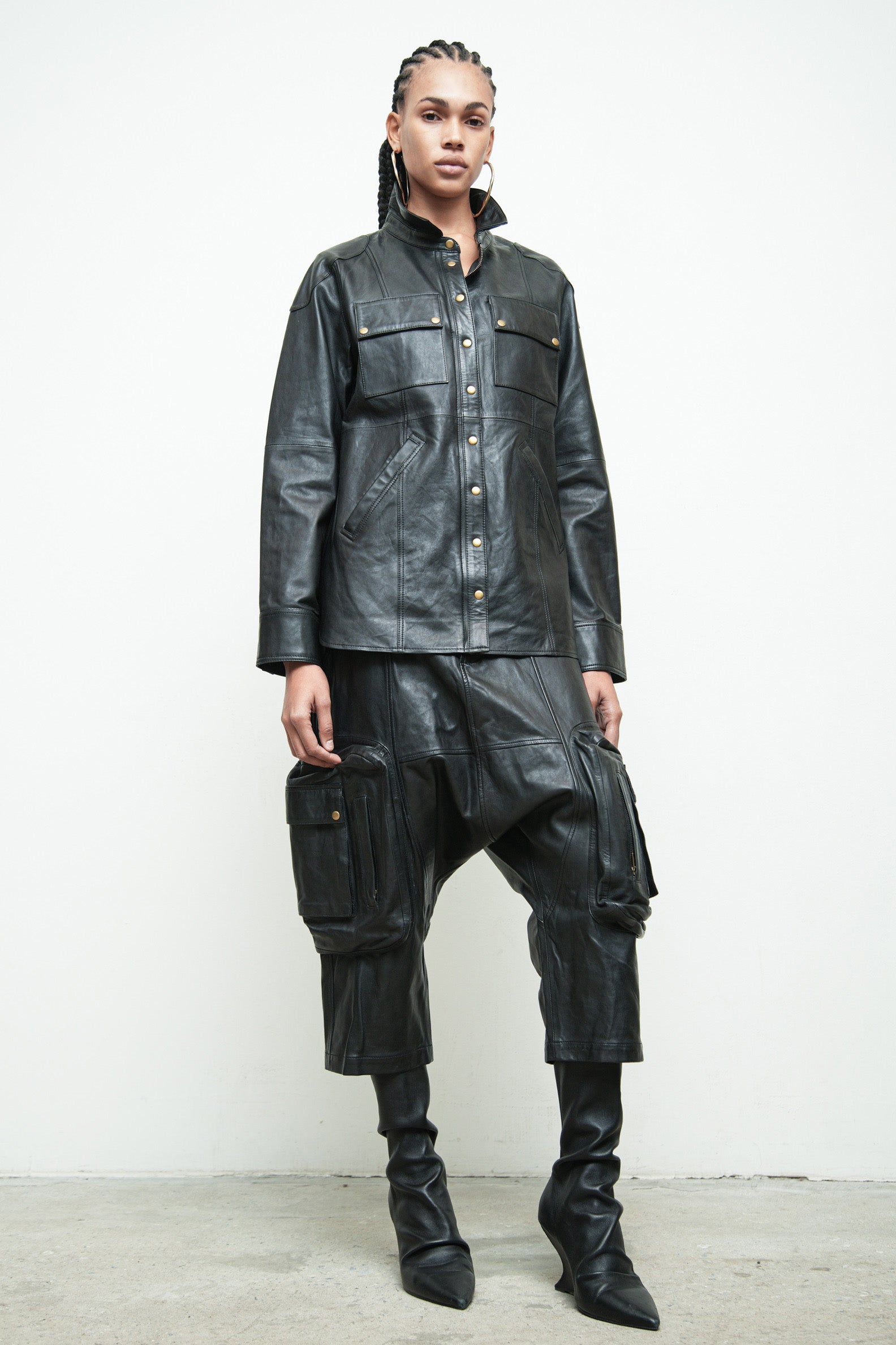 files/S-339C-SethShirt-Black-P-360-CelkaPant-Black-08.jpg