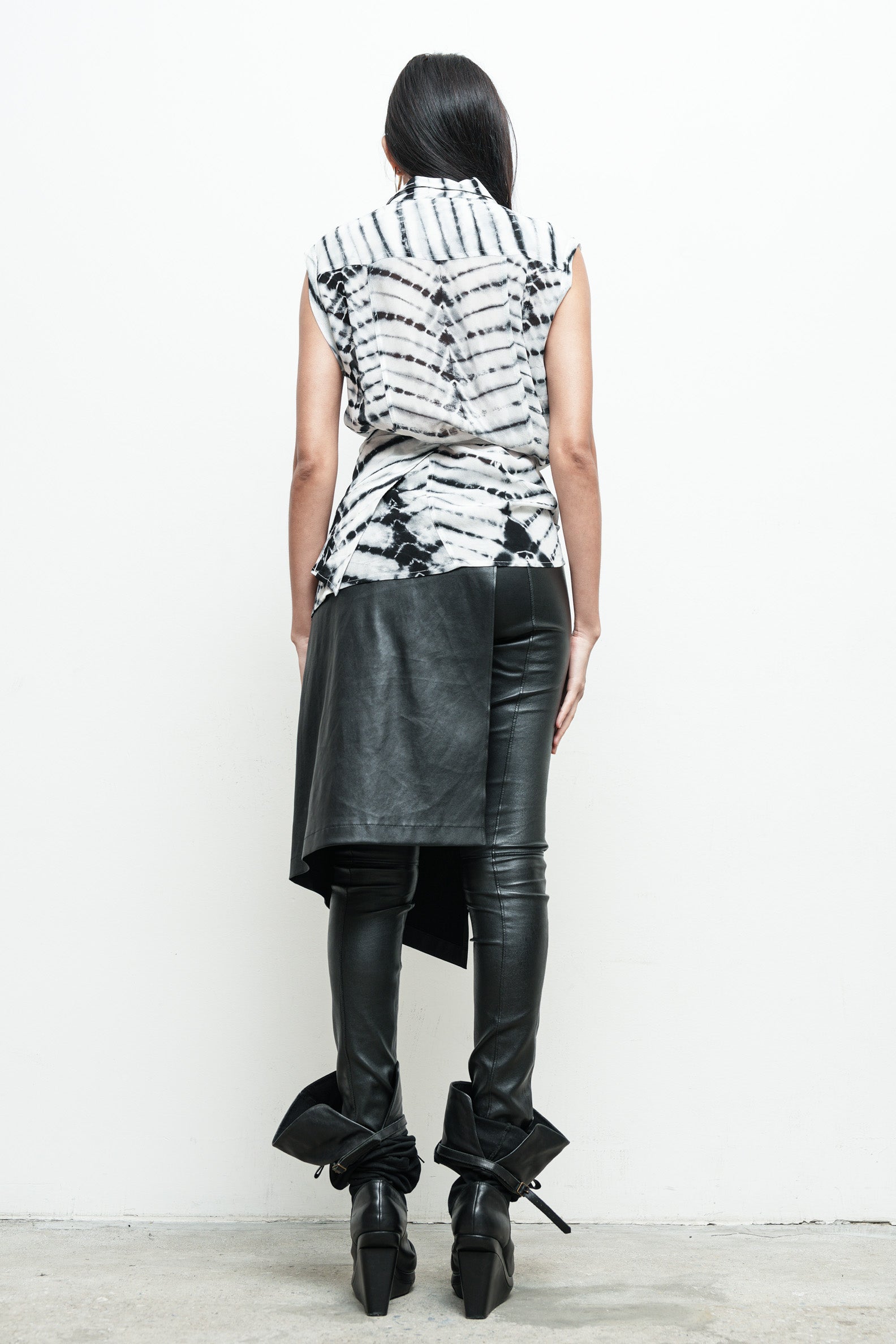 files/S-356D-SleevelessRoux-BlackOffWhite-07.jpg