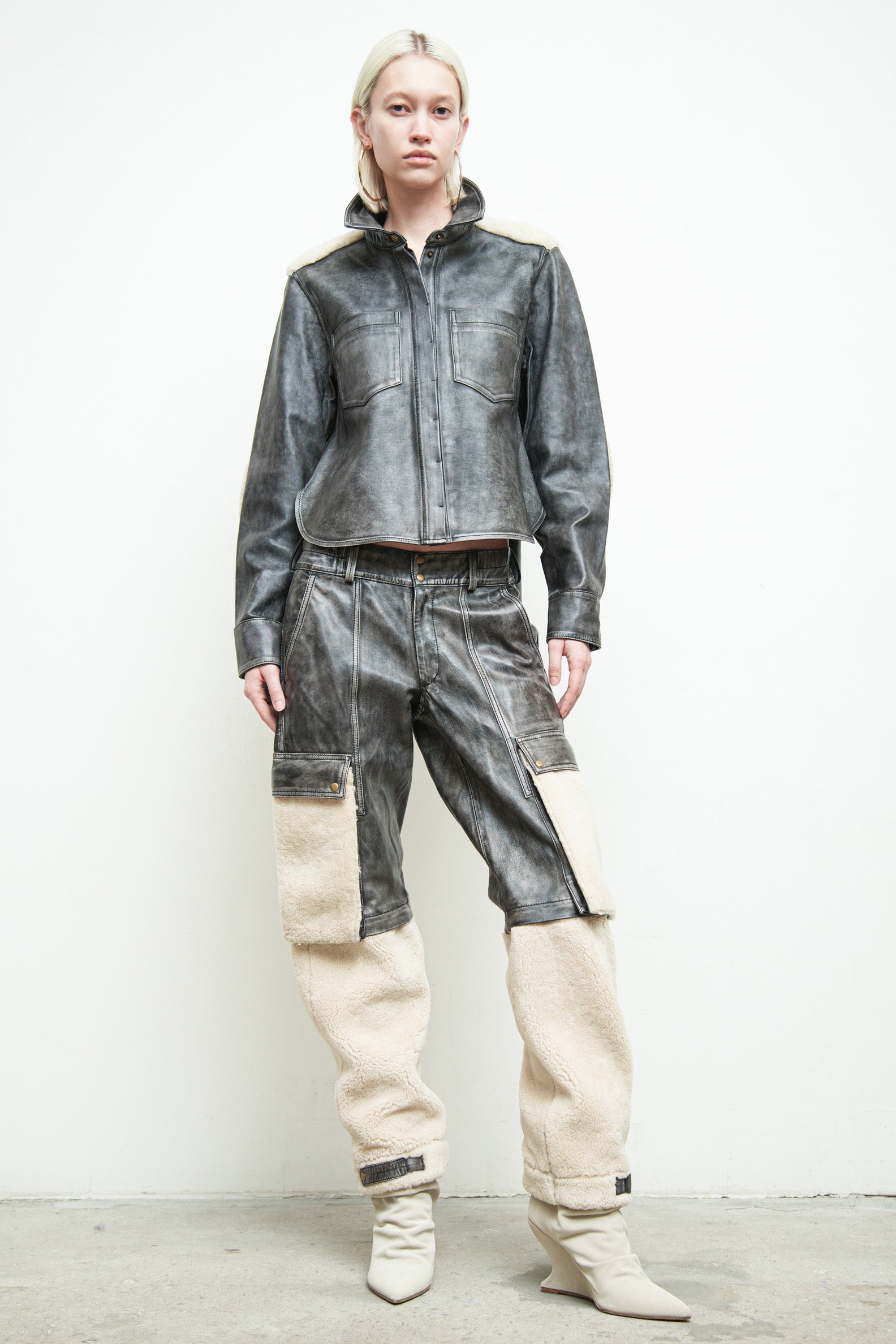 files/S-359C-FreyjaShirt-BlackBeige-02.jpg