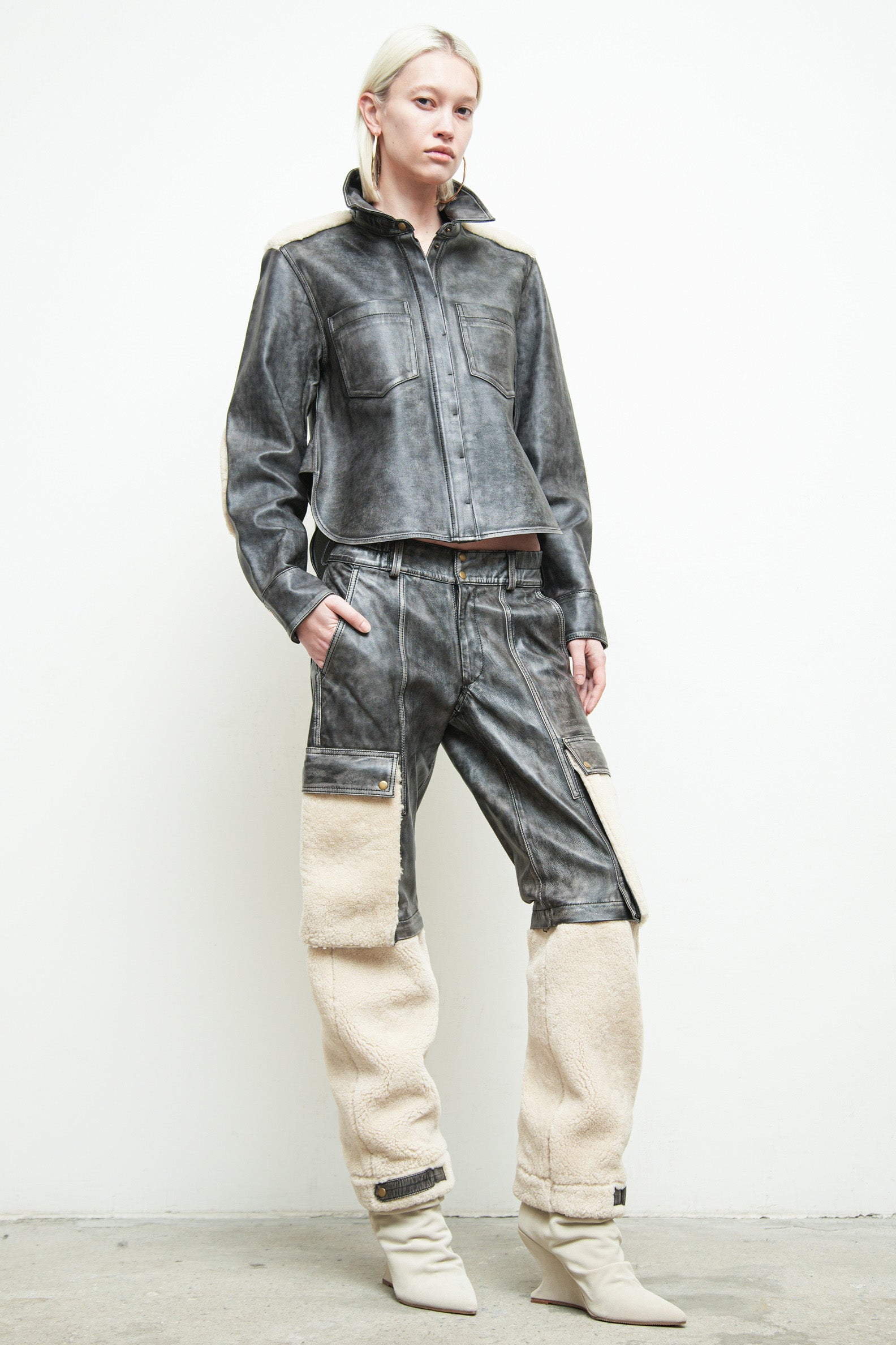 files/S-359C-FreyjaShirt-BlackBeige-05.jpg