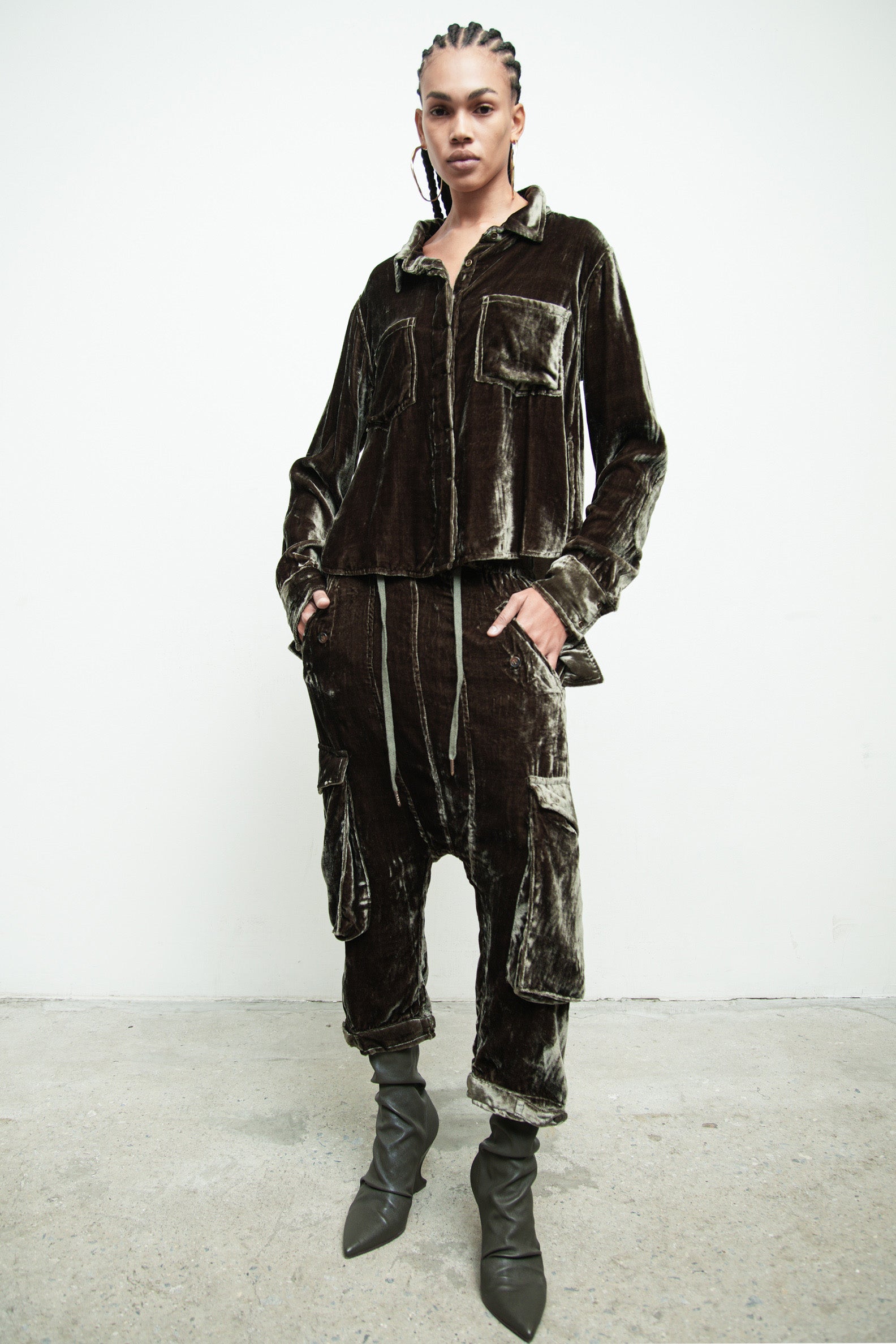 files/S-359F-FreyjaShirt-Moss-P-361-CesaroPant-Moss-05.jpg