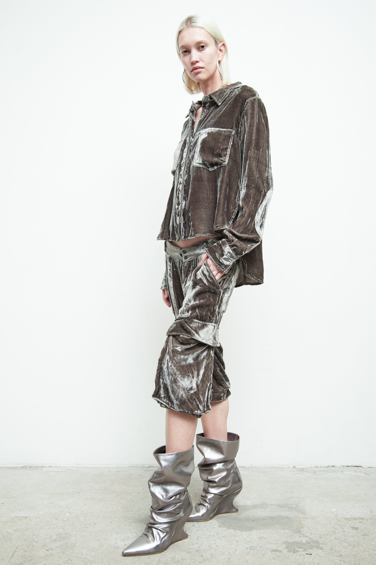 files/S-359F-FreyjaShirt-Quartz-P-359-DhavalPant-Quartz-010.jpg