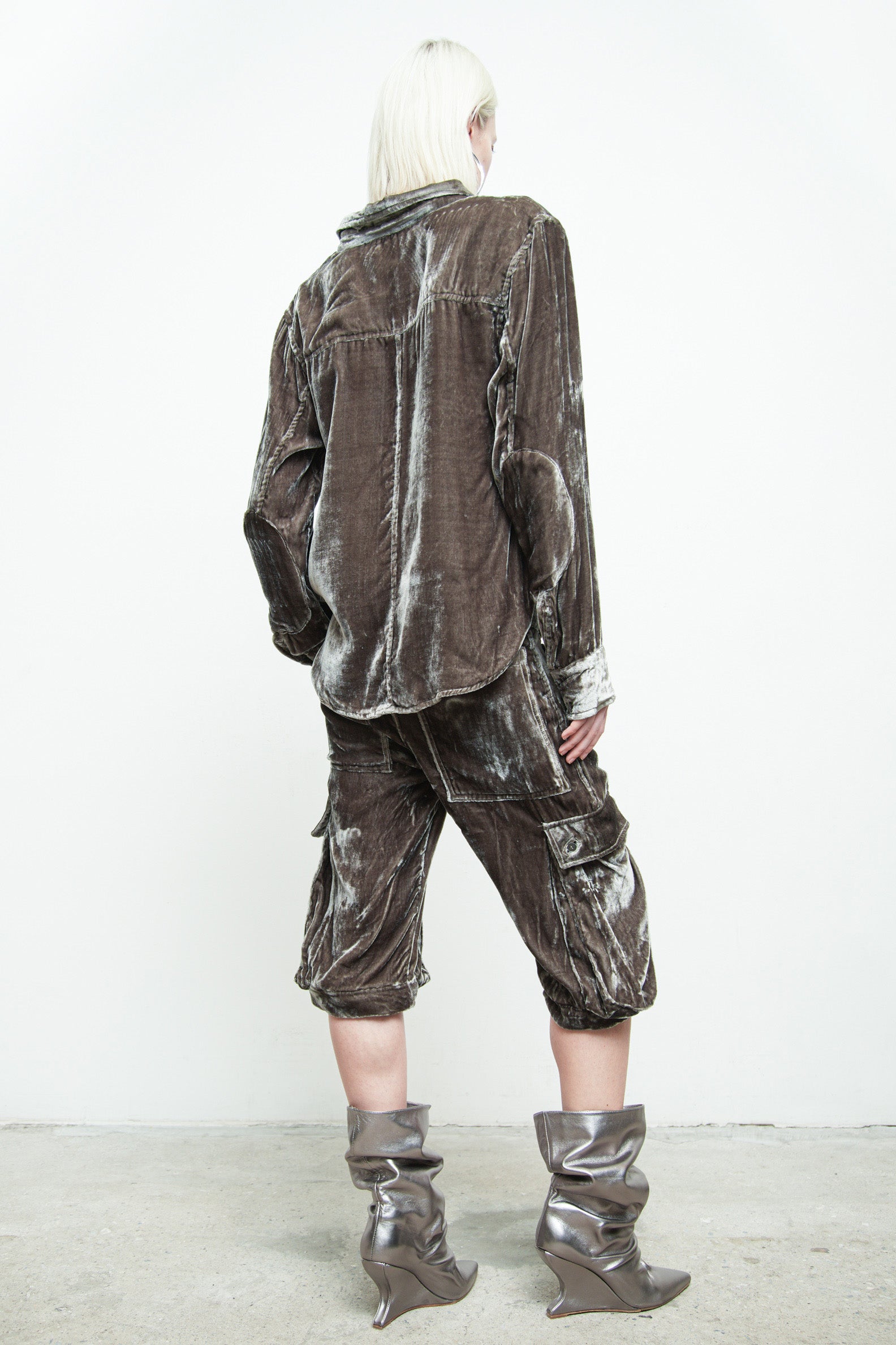 files/S-359F-FreyjaShirt-Quartz-P-359-DhavalPant-Quartz-012.jpg