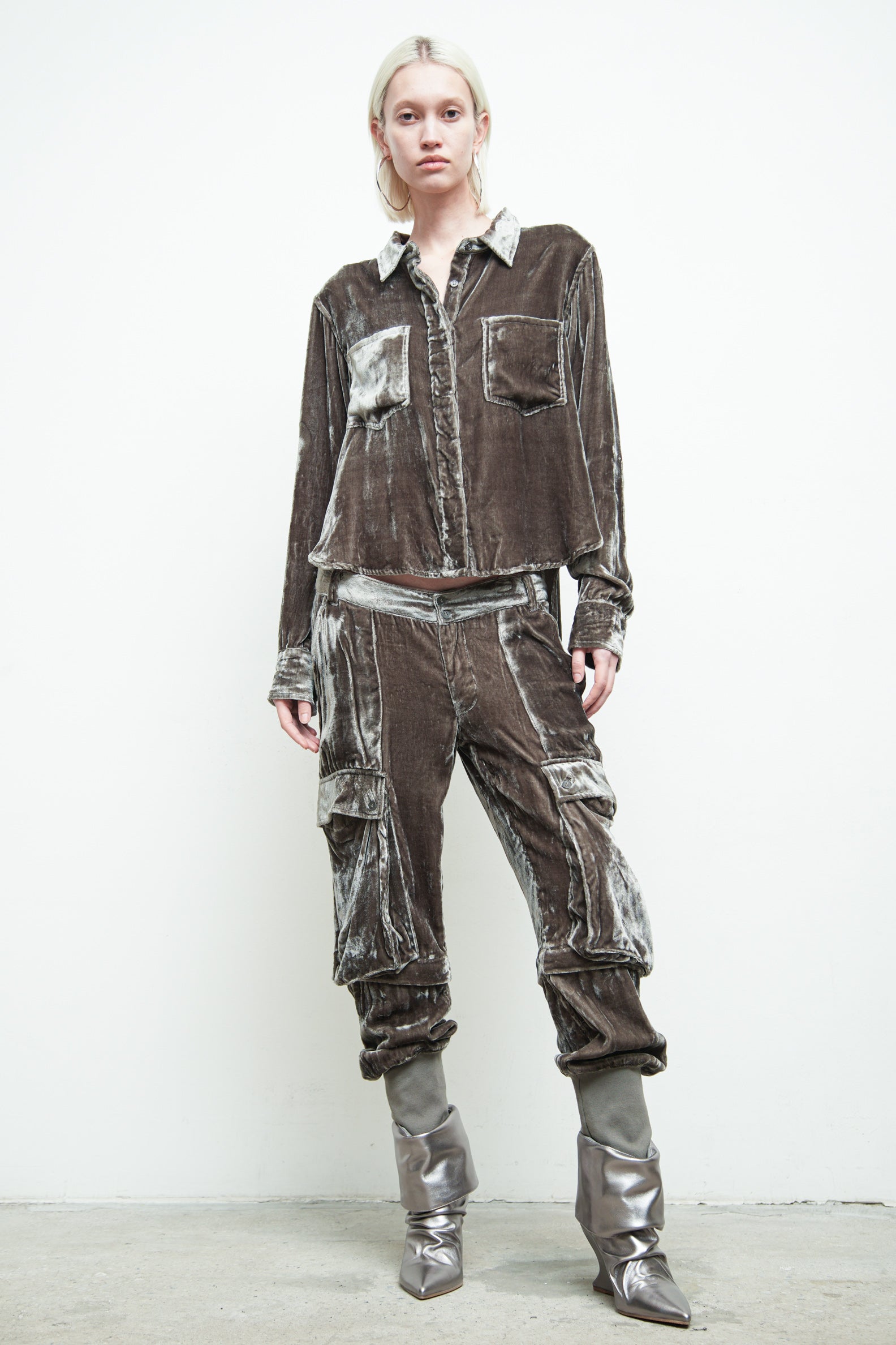 files/S-359F-FreyjaShirt-Quartz-P-359-DhavalPant-Quartz-02.jpg