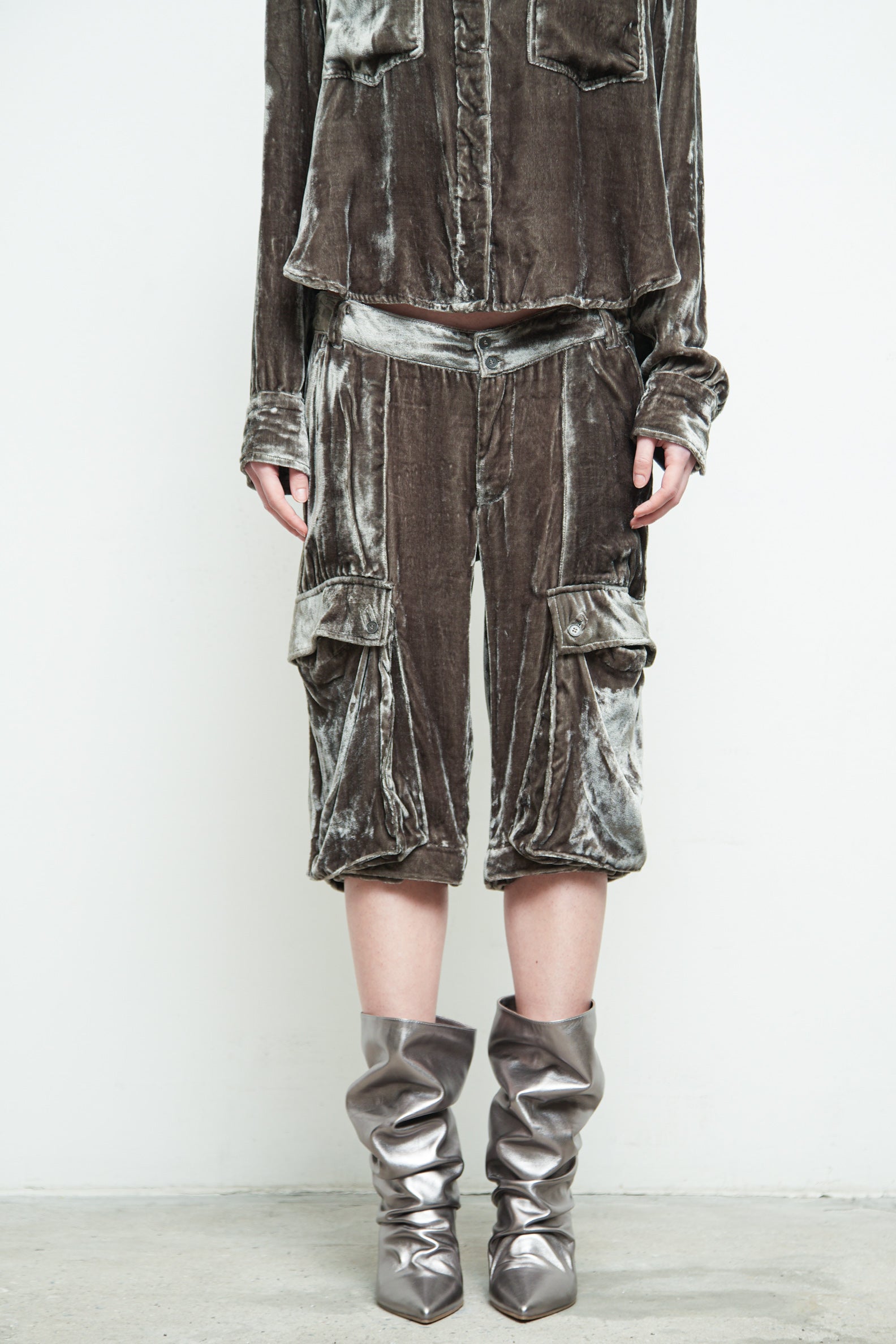 files/S-359F-FreyjaShirt-Quartz-P-359-DhavalPant-Quartz-06.jpg