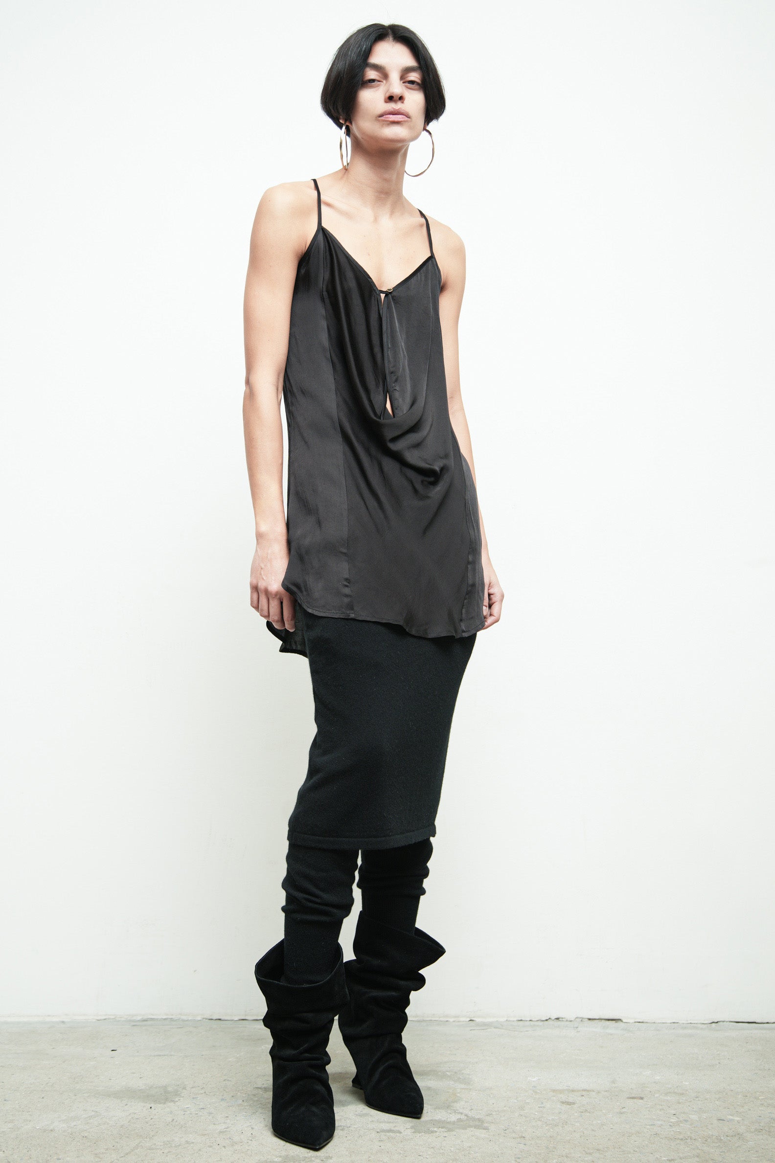 files/S-473E-SlipCami-Black-KP-355-DekkerSkirtPant-Black-04.jpg