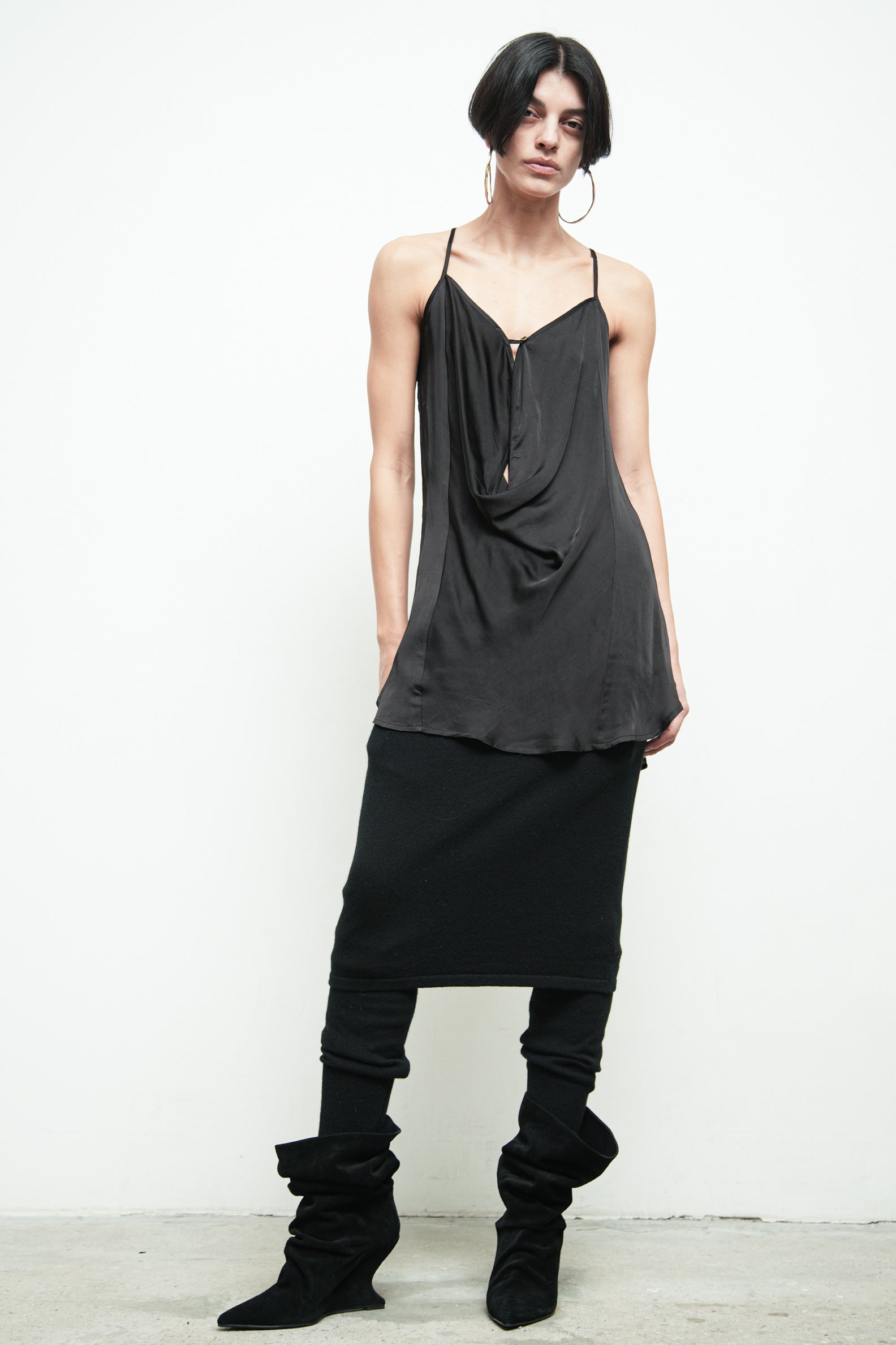 files/S-473E-SlipCami-Black-KP-355-DekkerSkirtPant-Black-06.jpg
