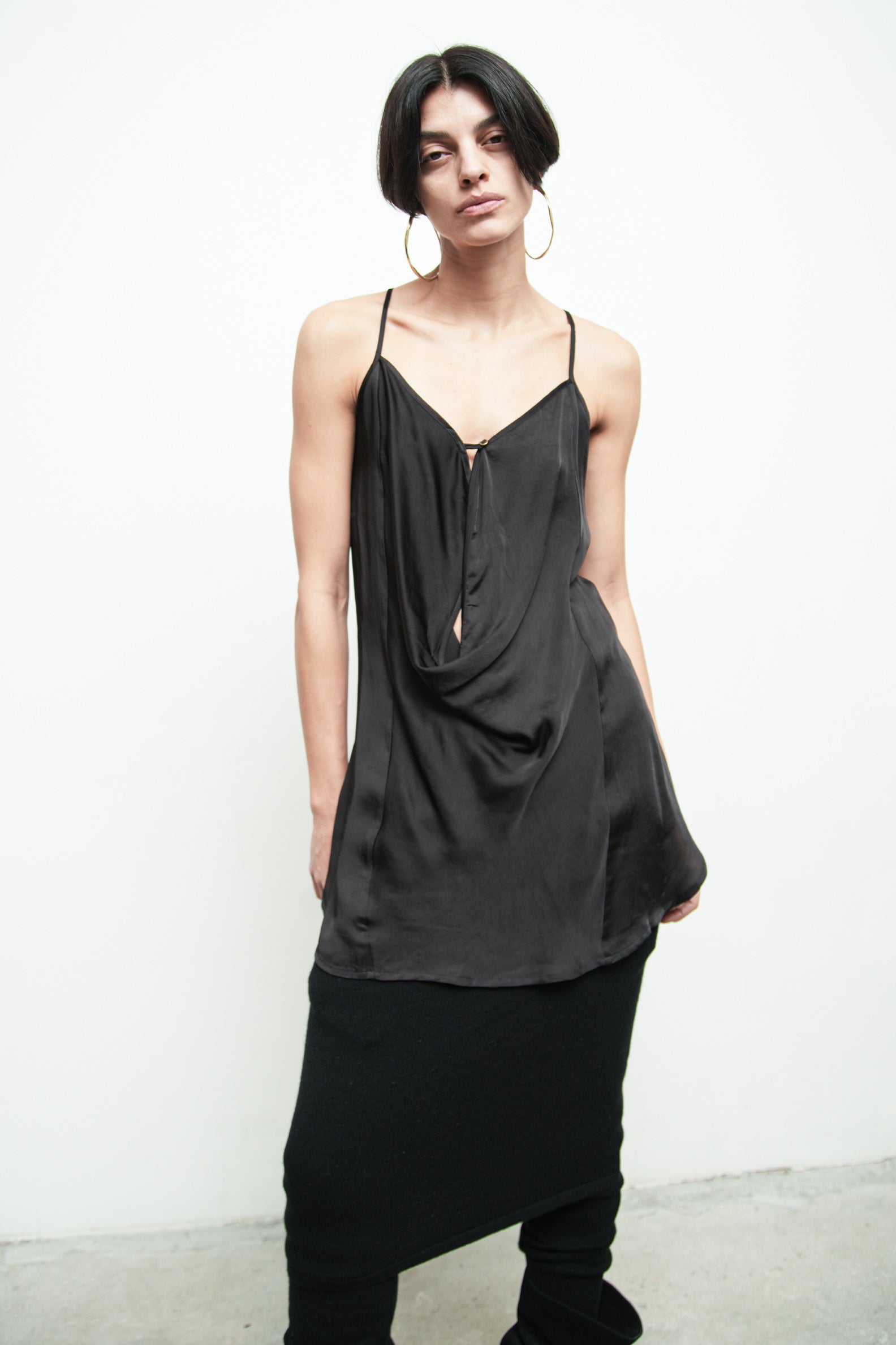 files/S-473E-SlipCami-Black-KP-355-DekkerSkirtPant-Black-07.jpg
