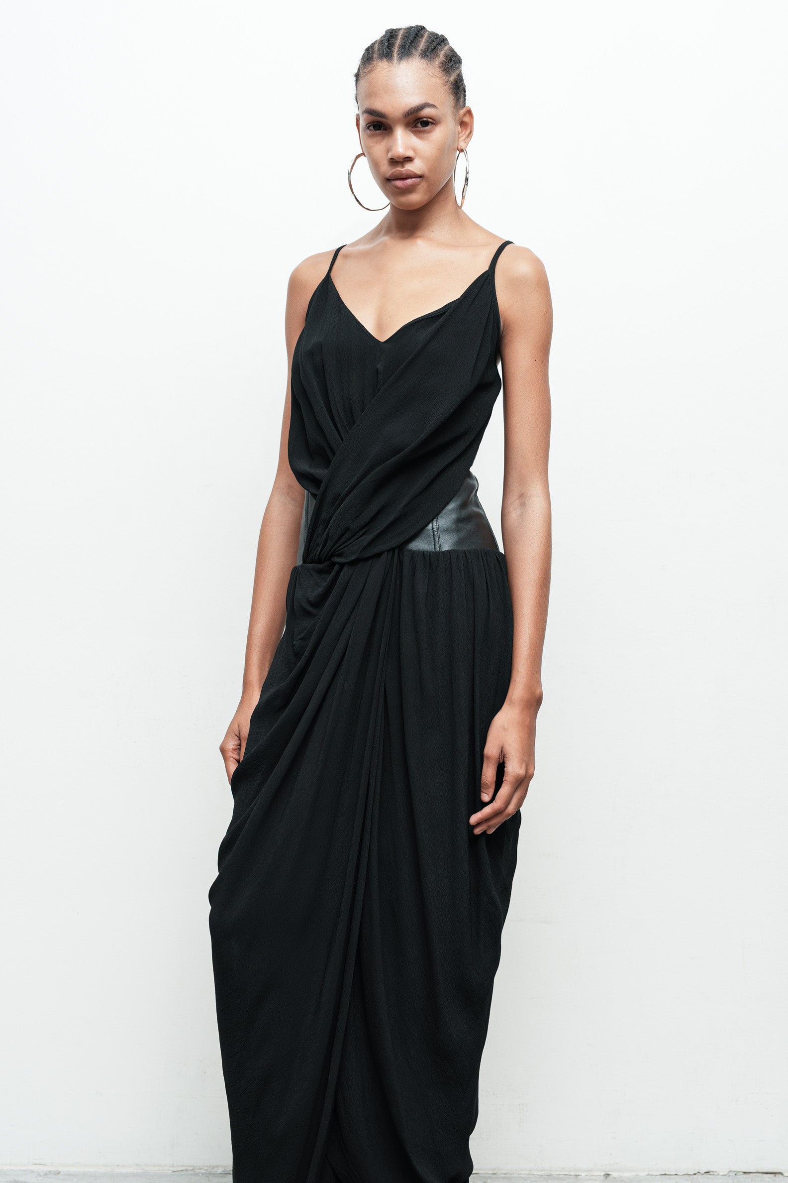 files/SD-343D-LolaDress-Black-04_cde6911f-f6a2-4243-99a0-fb1db48c462f.jpg