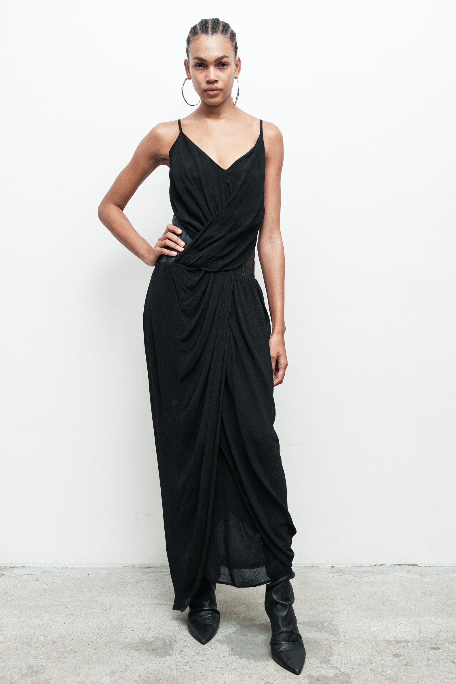 files/SD-343D-LolaDress-Black-05_4921b532-9e21-4e96-97de-66162e4560ea.jpg