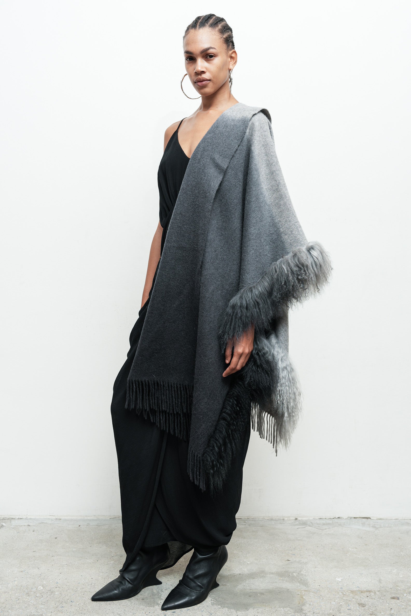 files/SD-343D-LolaDress-Black-A-081C-MongolianScarf-GreyHeatherBlack-05.jpg