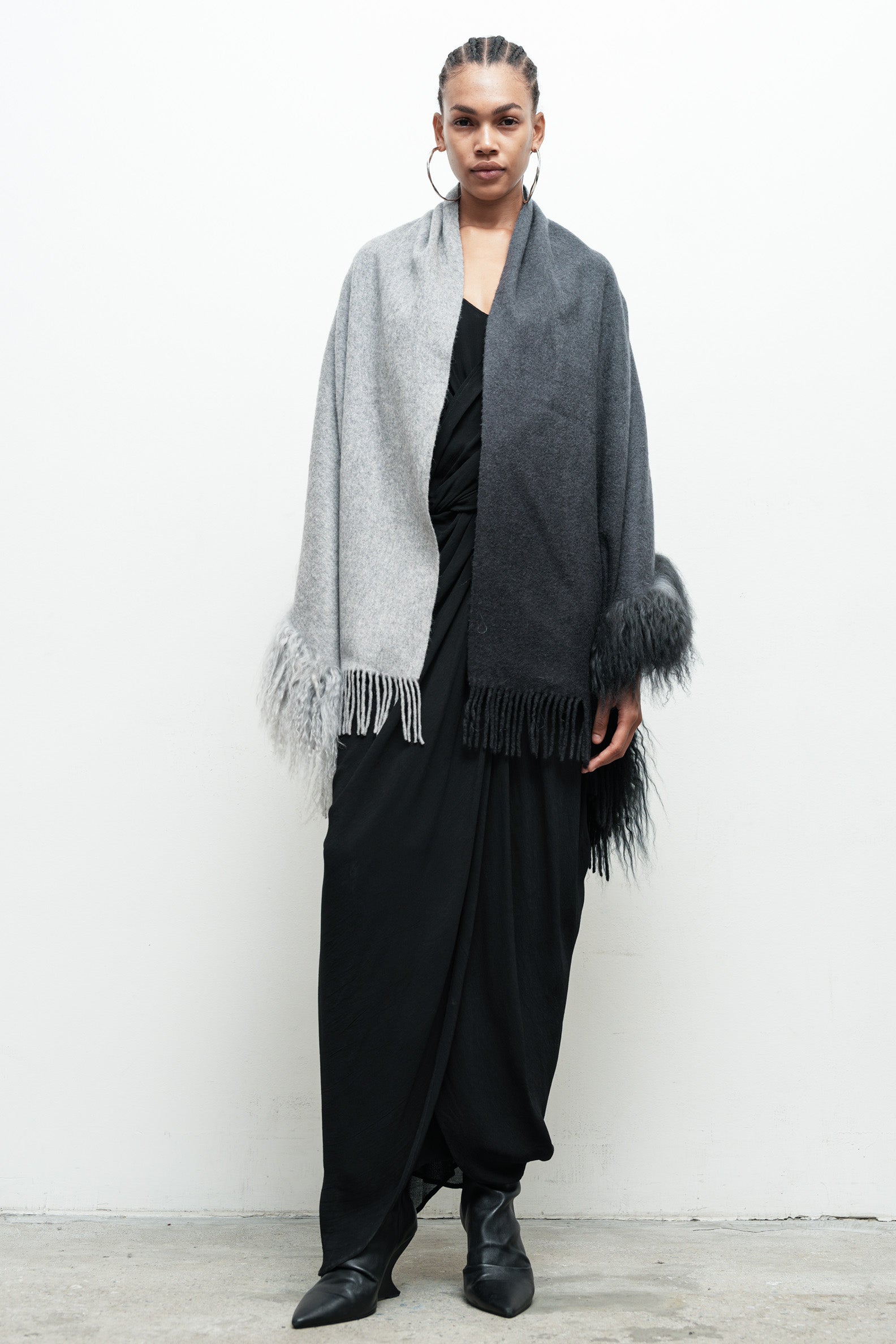 files/SD-343D-LolaDress-Black-A-081C-MongolianScarf-GreyHeatherBlack-09.jpg