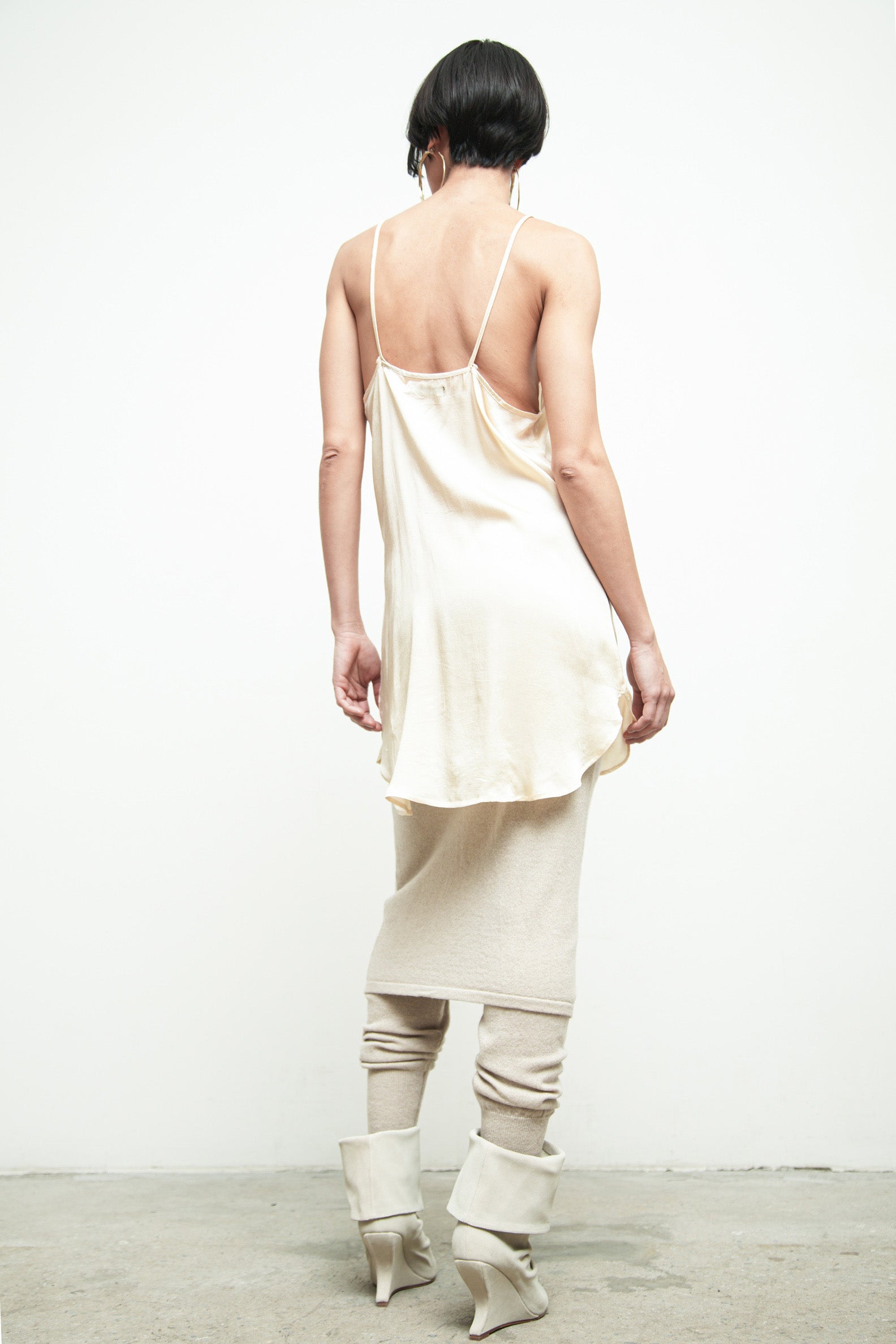 files/SD-437E-SlipCami-Limestone-03.jpg