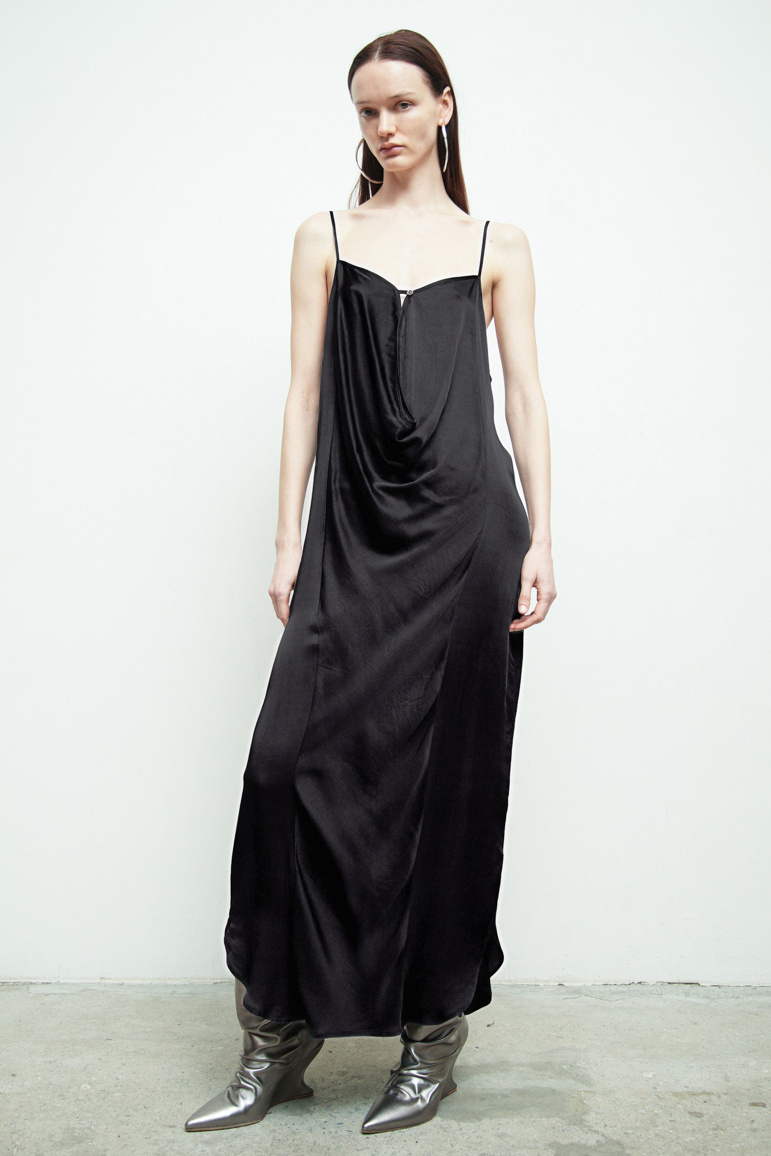 files/SD-472B-SlipDress-Black-03.jpg