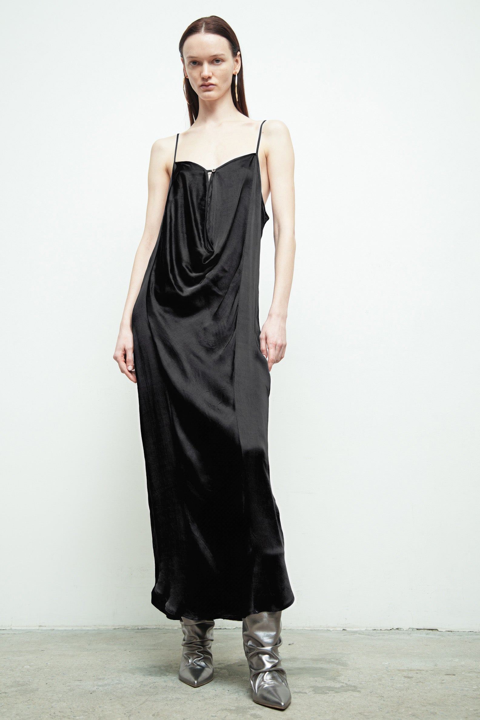 files/SD-472B-SlipDress-Black-05.jpg