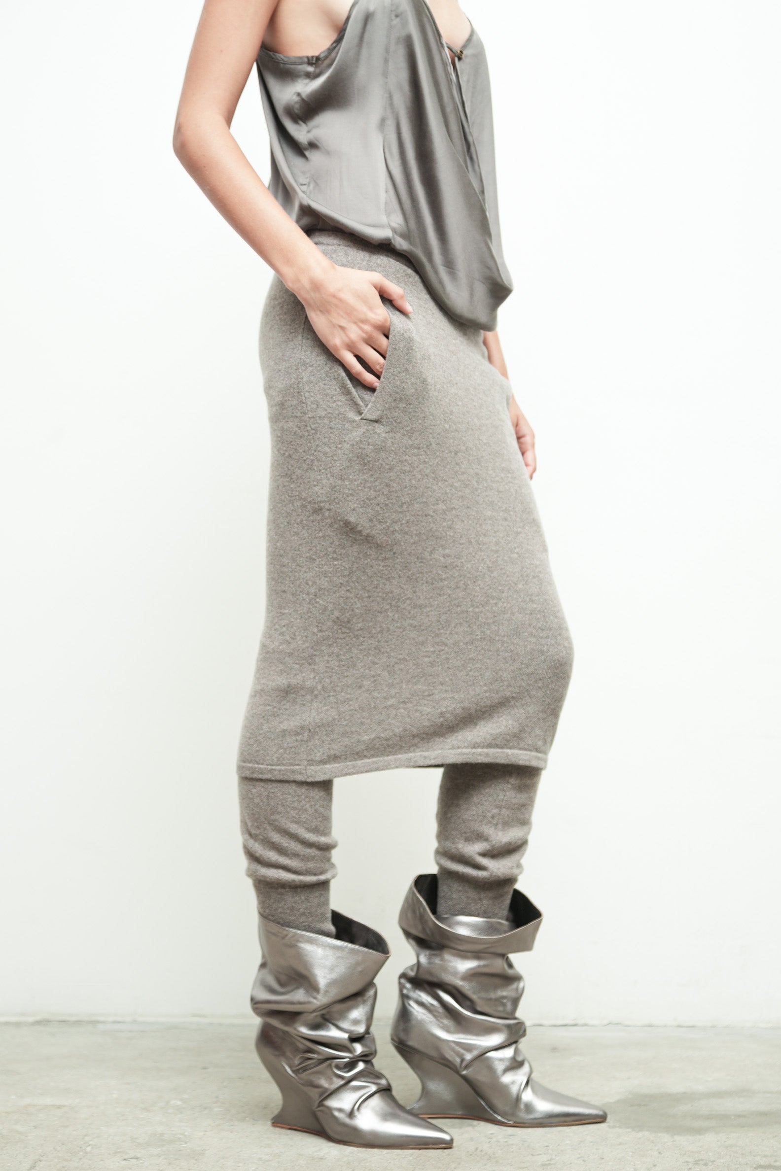 files/SD-473-SlipCami-Quartz-KP-355-DekkerSkirtPant-Vapor-05.jpg