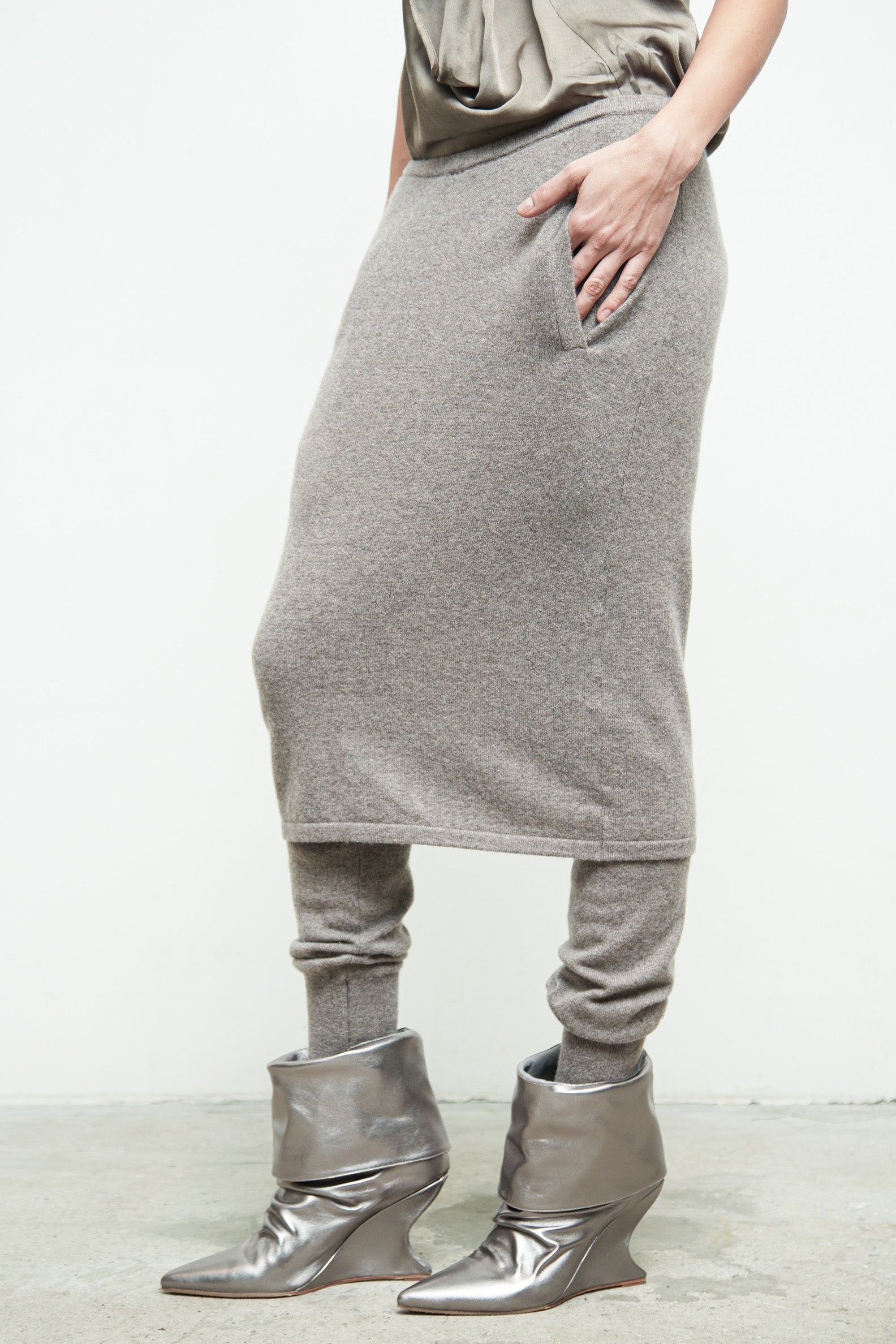 files/SD-473E-SlipCami-Quartz-KP-355-DekkerSkirtpant-Vapor-05.jpg