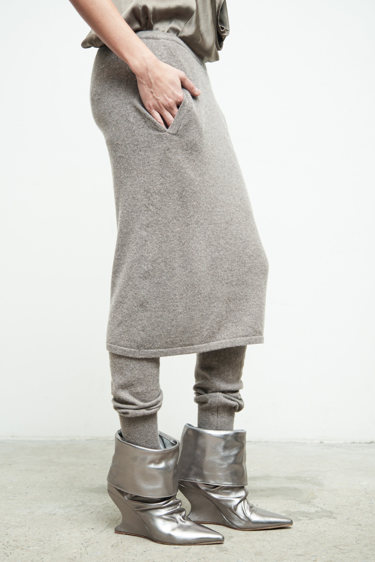 files/SD-473E-SlipCami-Quartz-KP-355-DekkerSkirtpant-Vapor-07.jpg