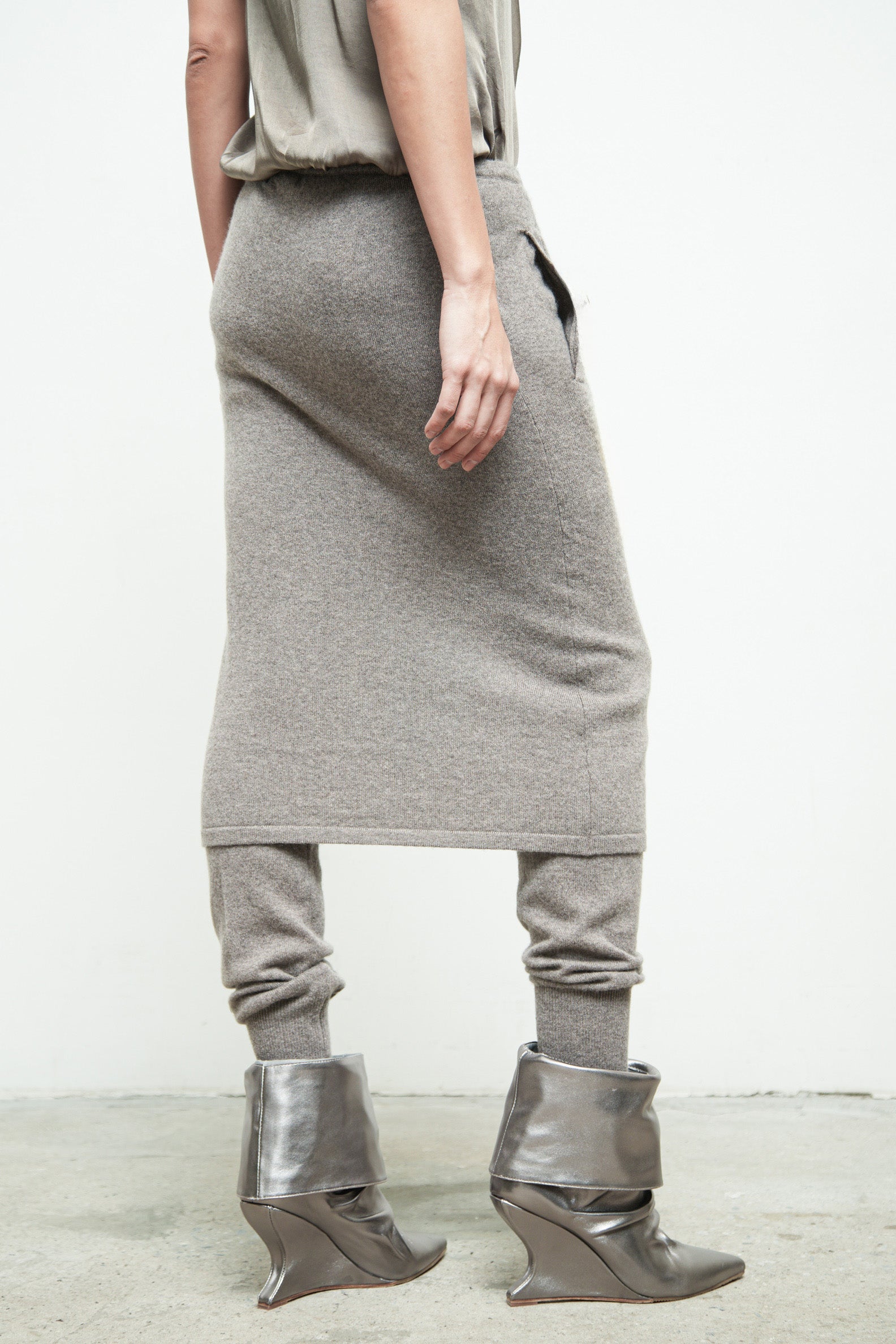 files/SD-473E-SlipCami-Quartz-KP-355-DekkerSkirtpant-Vapor-09.jpg