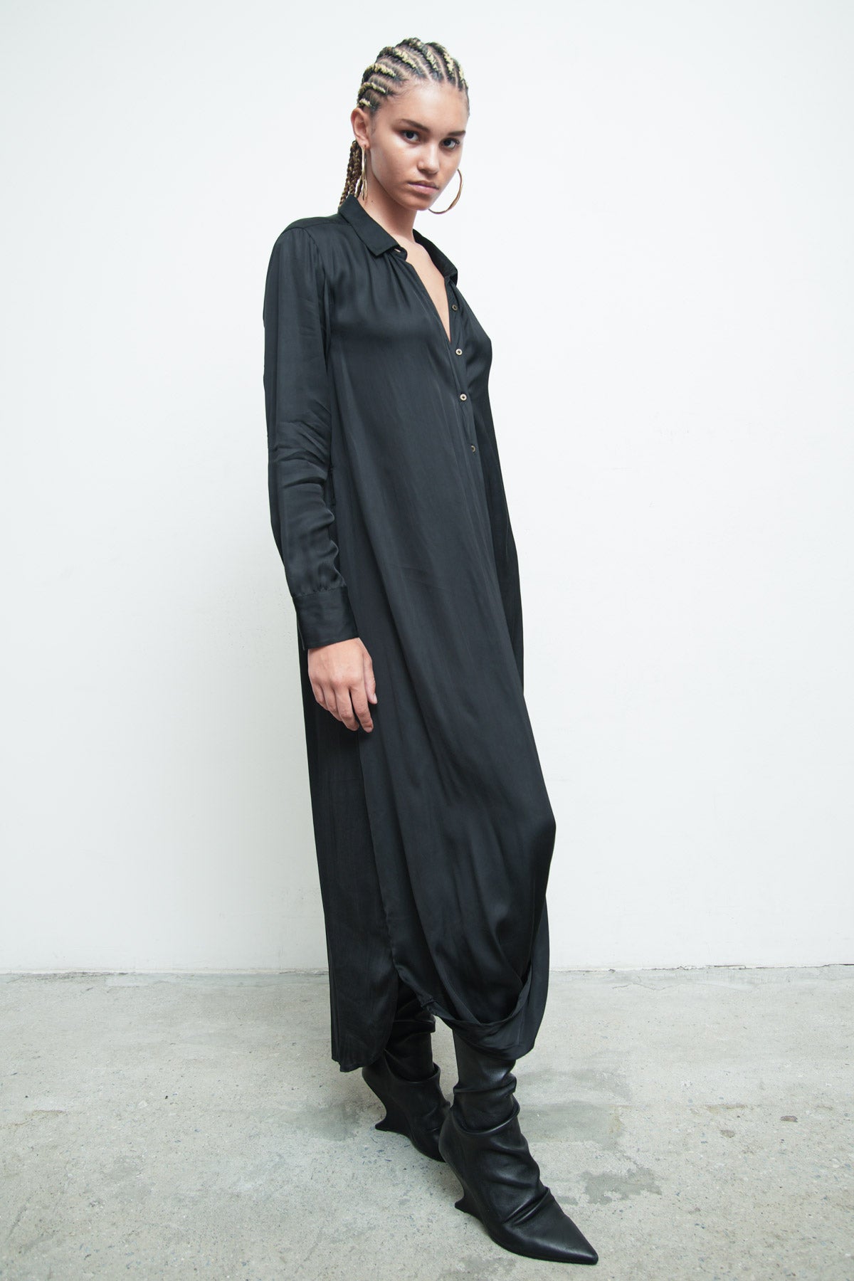 files/SD-649-RuseDress-Black-03.jpg