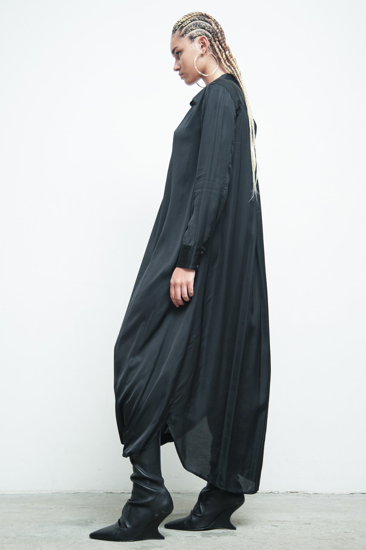 files/SD-649-RuseDress-Black-04.jpg