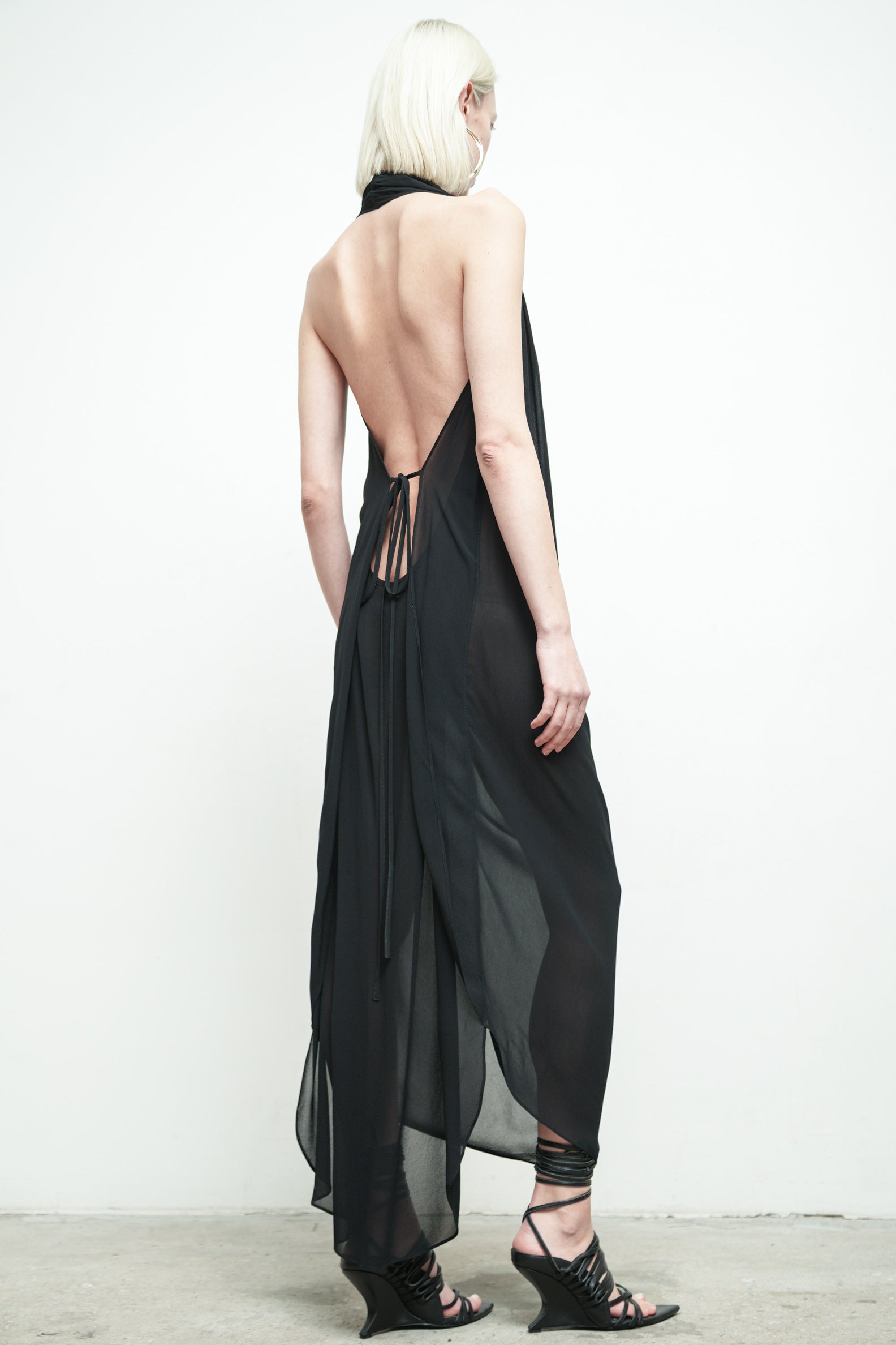 files/SD-658-ShilohDress-Black-01_16933bf1-b309-4060-85dc-d2eea5444994.jpg