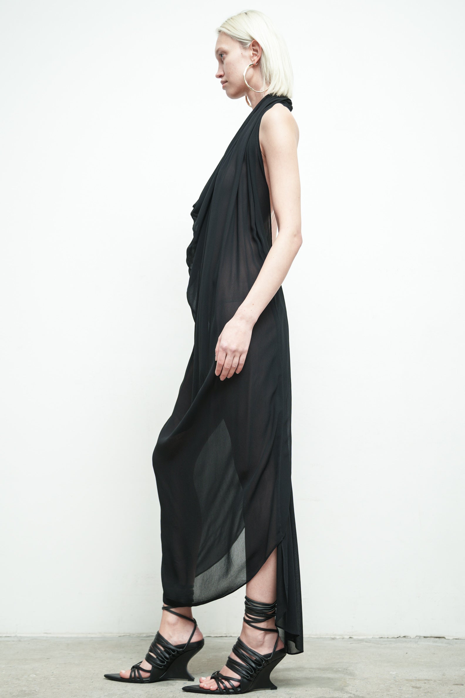 files/SD-658-ShilohDress-Black-03_fbe05401-54da-402c-b2de-6e7ea587b312.jpg
