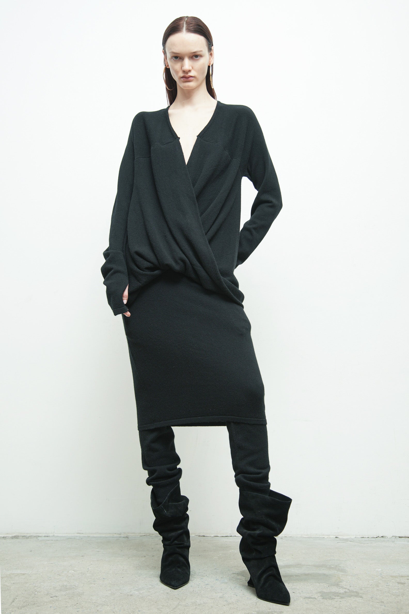 files/SW-483-CiskaSweater-Blk-010.jpg