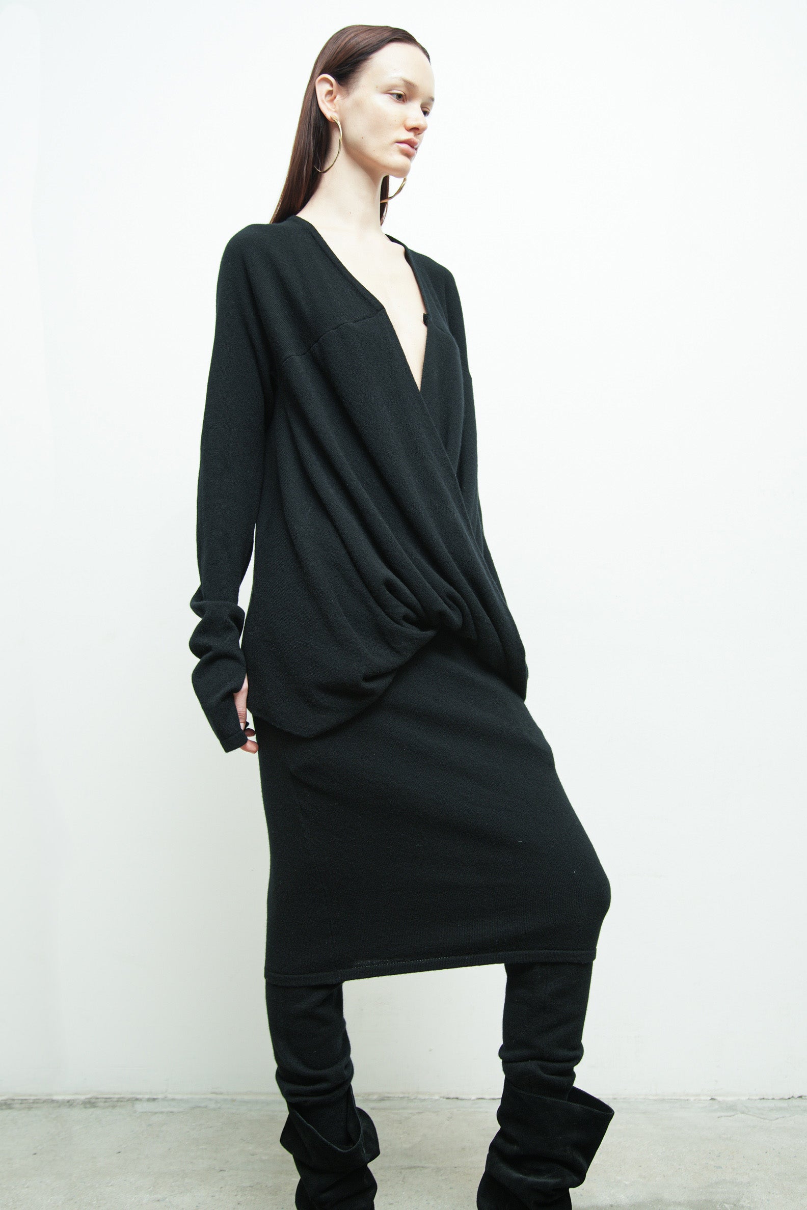 files/SW-483-CiskaSweater-Blk-02.jpg