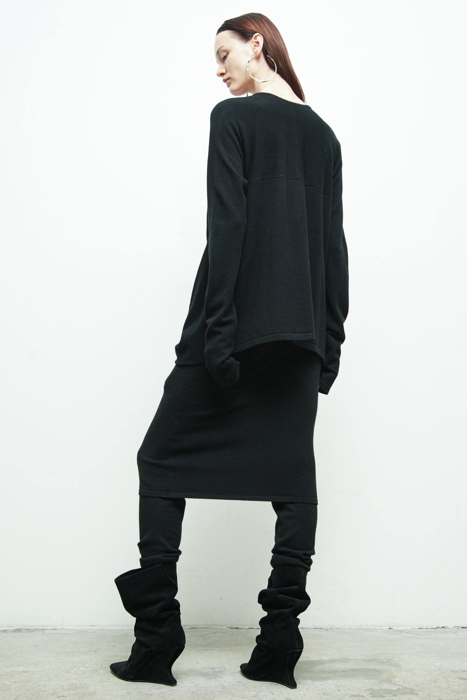 files/SW-483-CiskaSweater-Blk-04.jpg