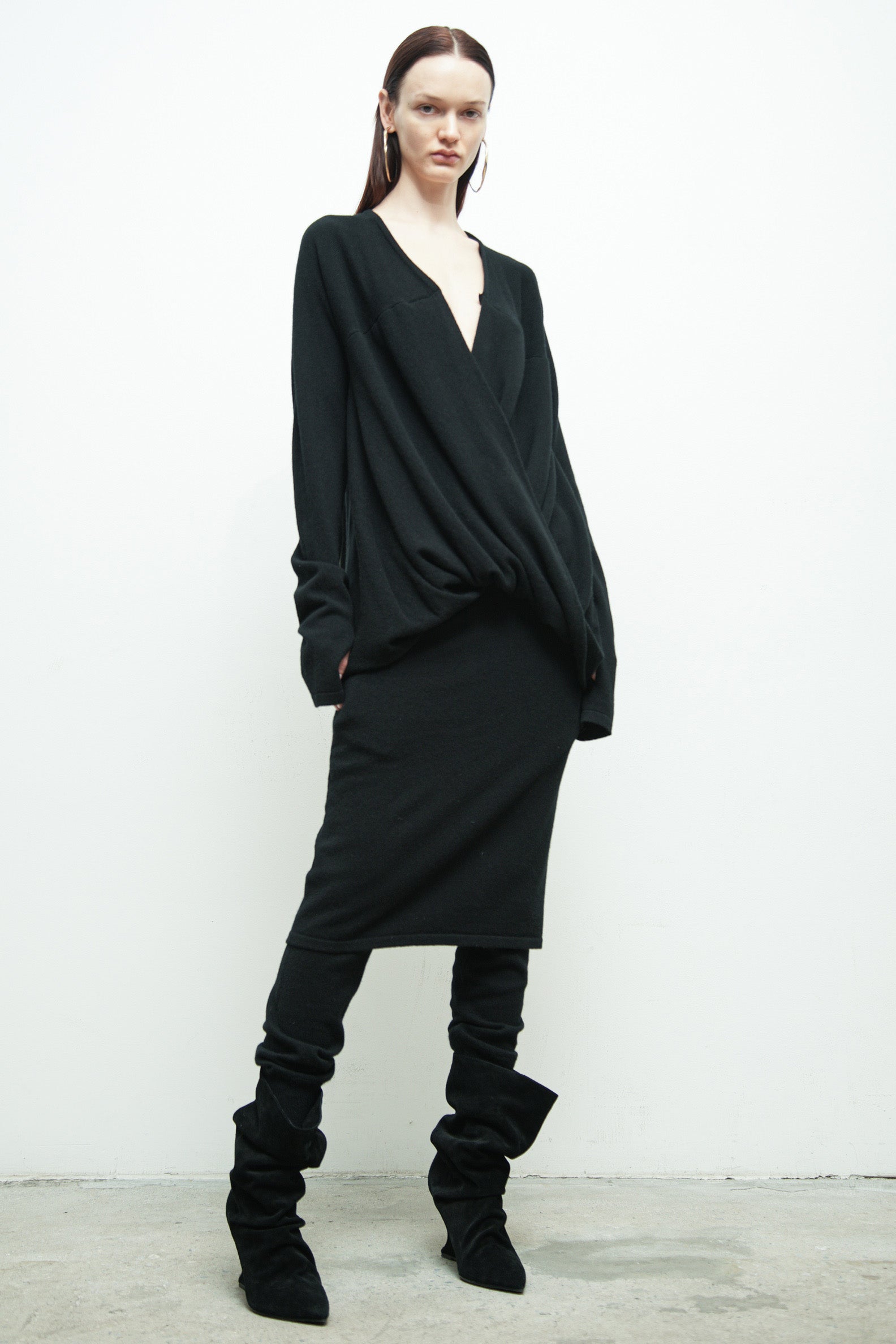 files/SW-483-CiskaSweater-Blk-05.jpg