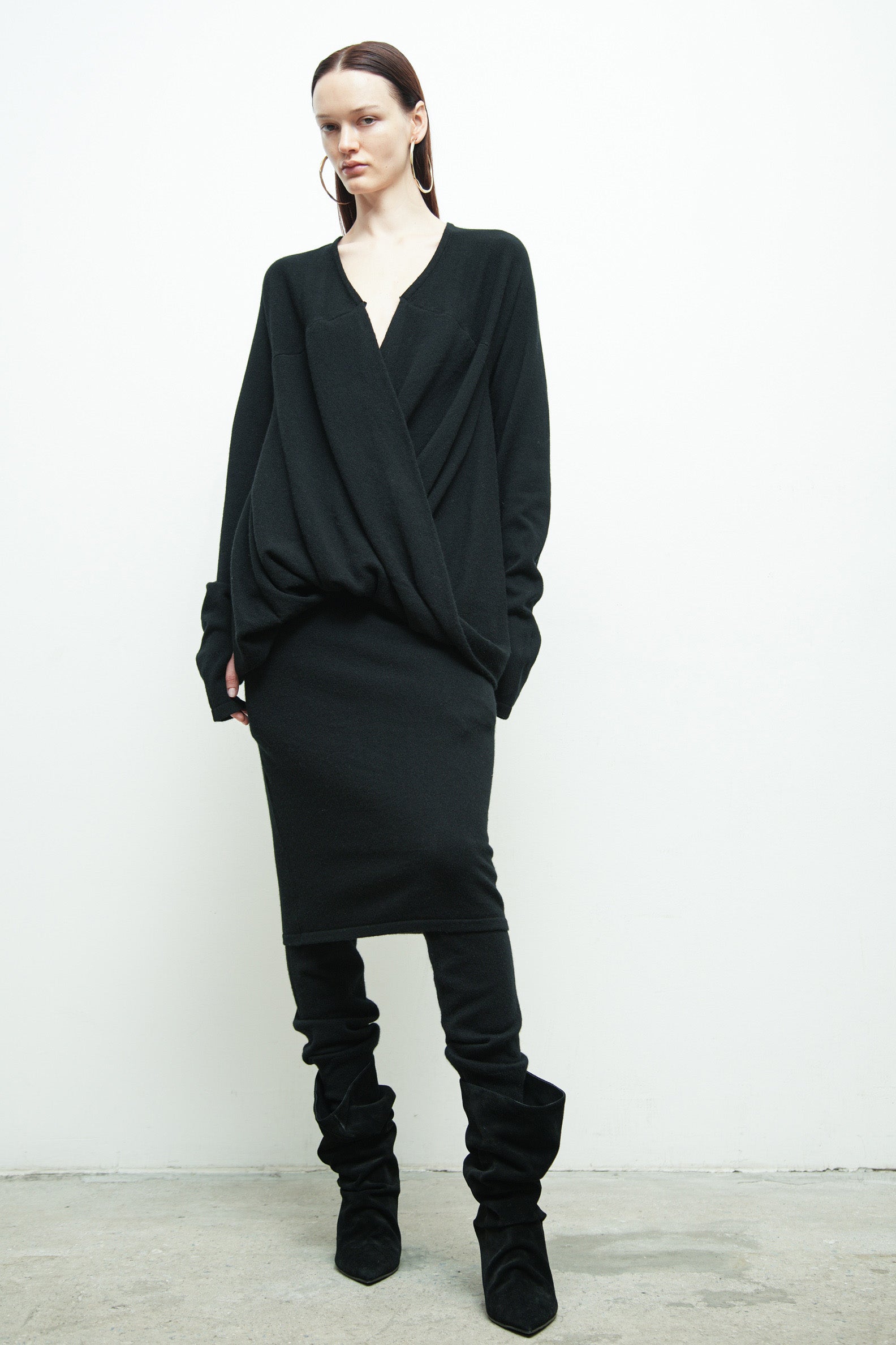 files/SW-483-CiskaSweater-Blk-06.jpg