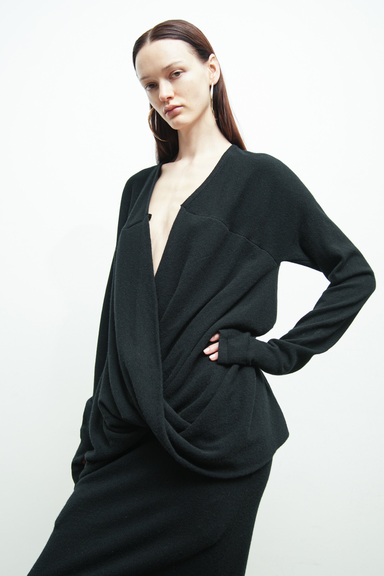 files/SW-483-CiskaSweater-Blk-09.jpg