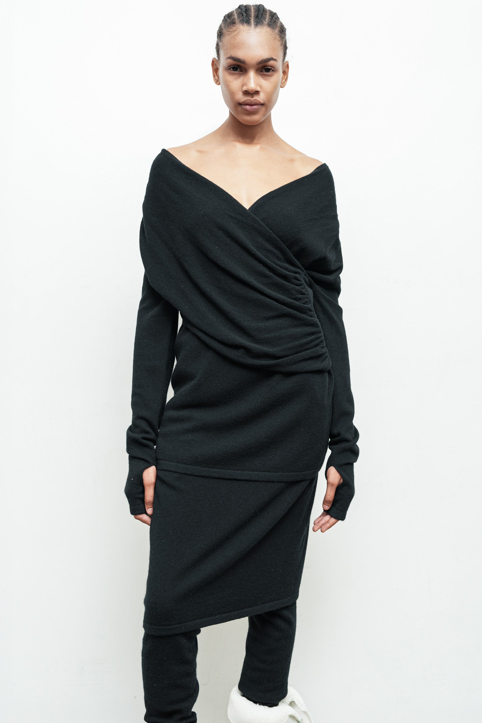 files/SW-486-OpalSweater-Black-04_346762d0-981a-41c3-929c-8239803e2bda.jpg