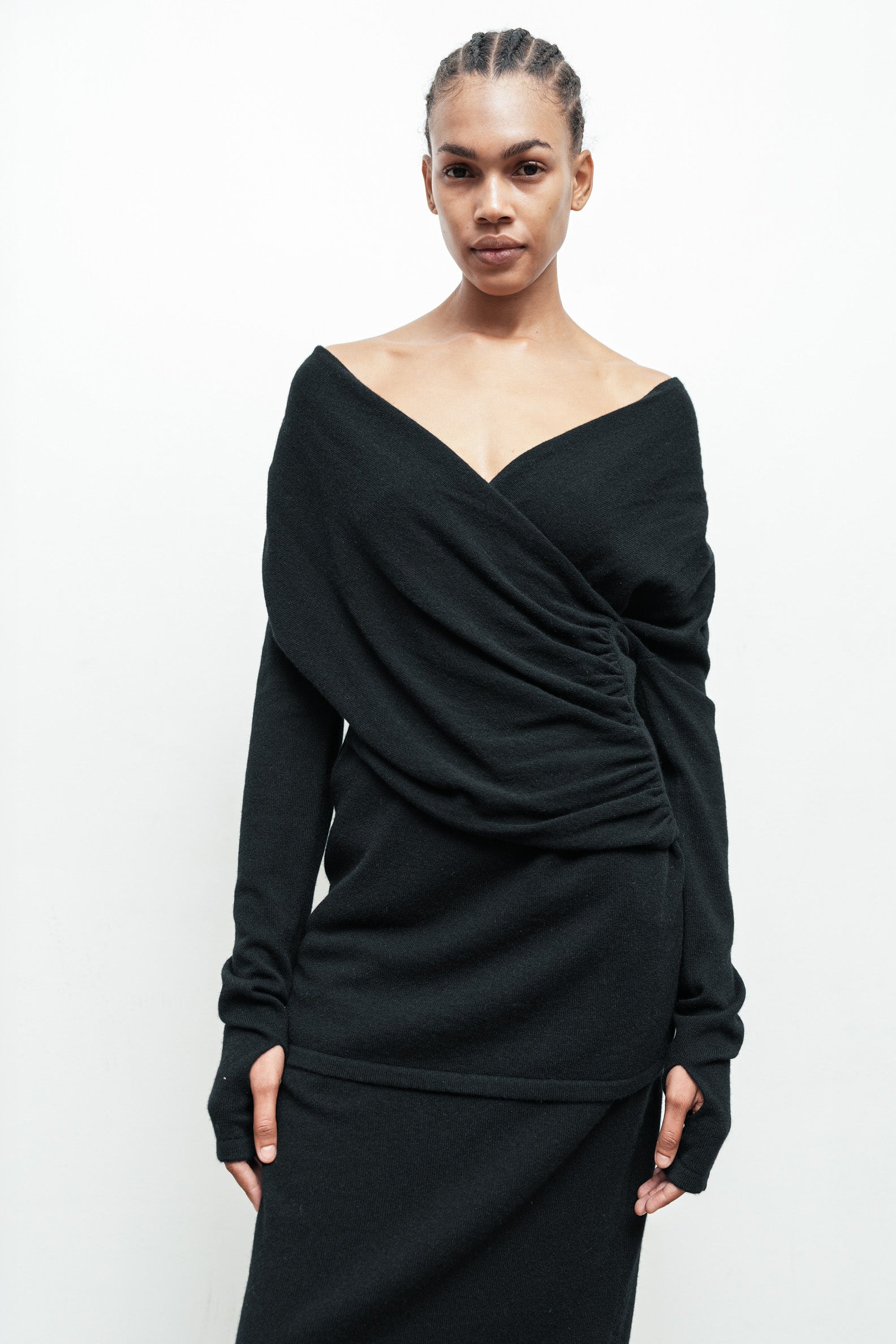 files/SW-486-OpalSweater-Black-05_ad76b01d-b219-4638-b6b8-a04f9348015d.jpg