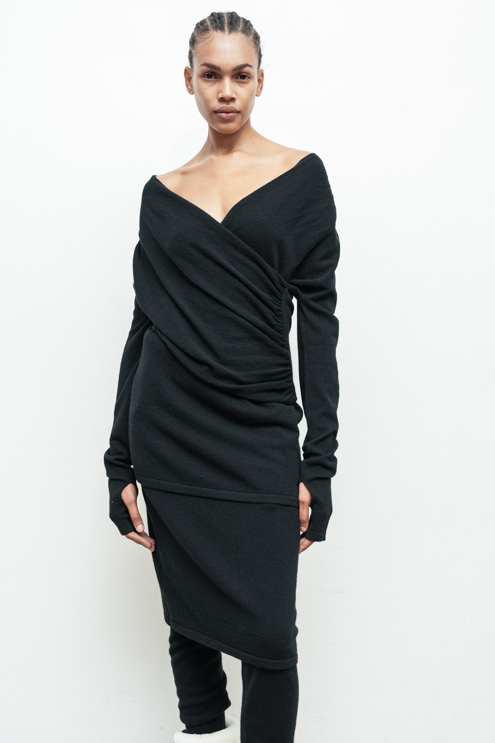 files/SW-486-OpalSweater-Black-08_c08c2fa8-42cc-43f4-b1e3-ca9412ada955.jpg