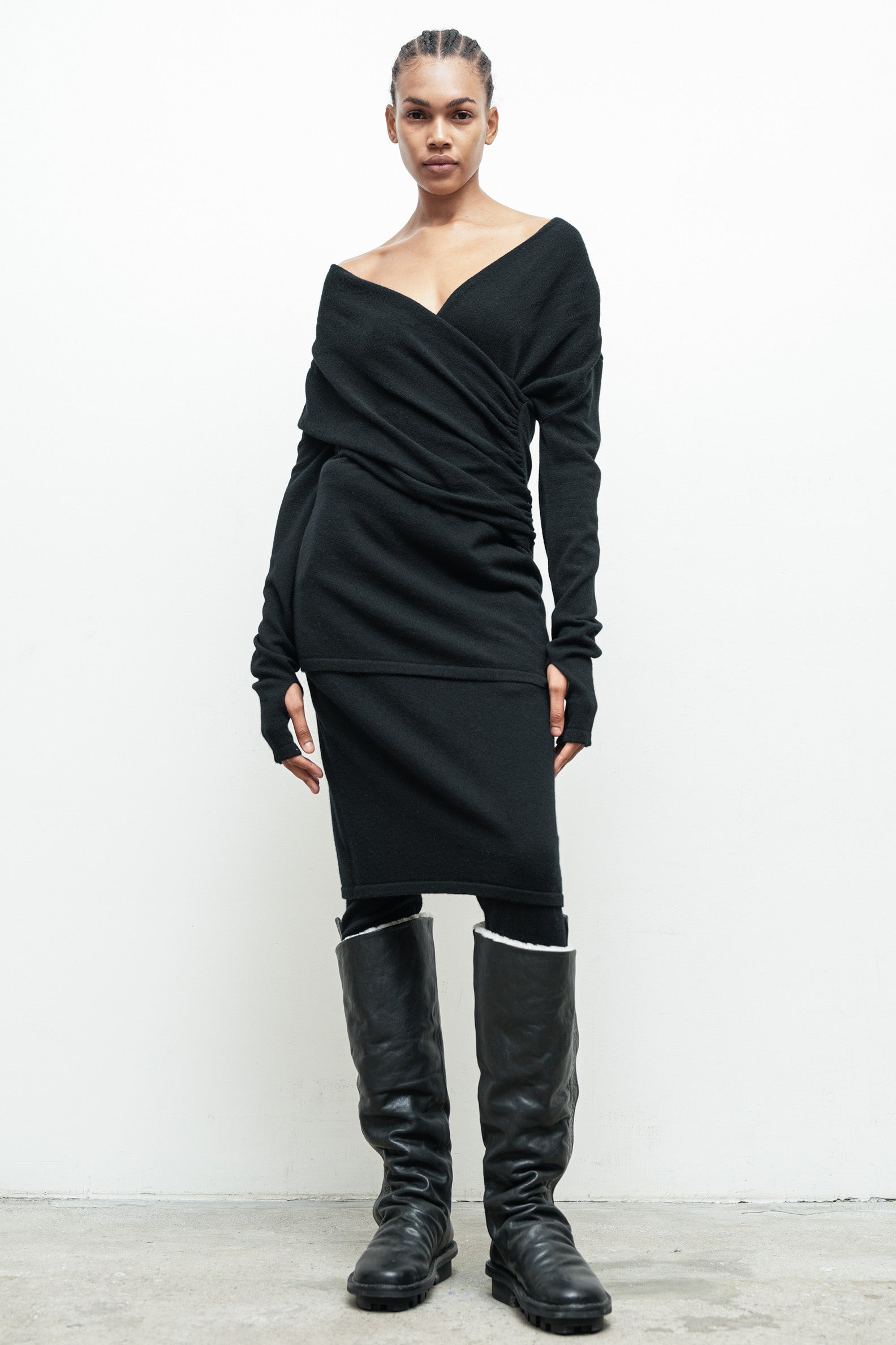 files/SW-486-OpalSweater-Black-09_9c2516ba-da5e-42e9-95d7-029d0df6454c.jpg