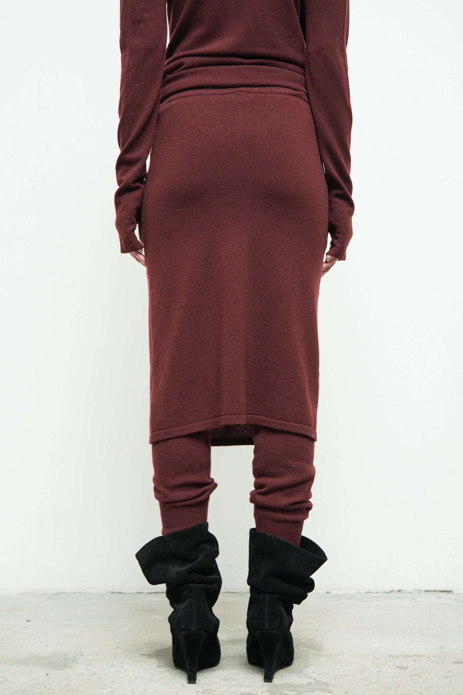 files/SW-486-OpalSweater-Burgundy-KP-355-DekkerSkirtPant-Burgundy-05.jpg