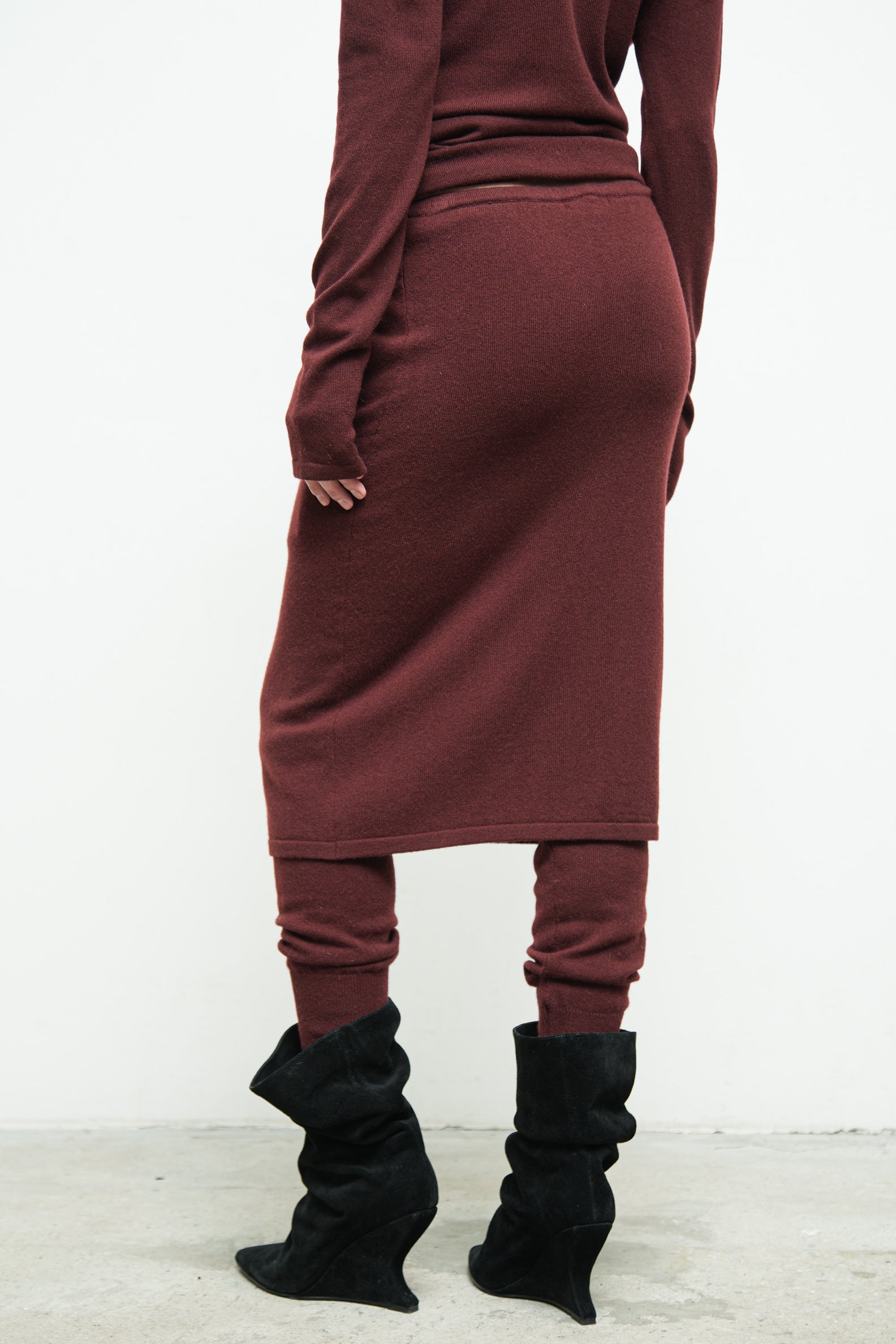 files/SW-486-OpalSweater-Burgundy-KP-355-DekkerSkirtPant-Burgundy-06.jpg