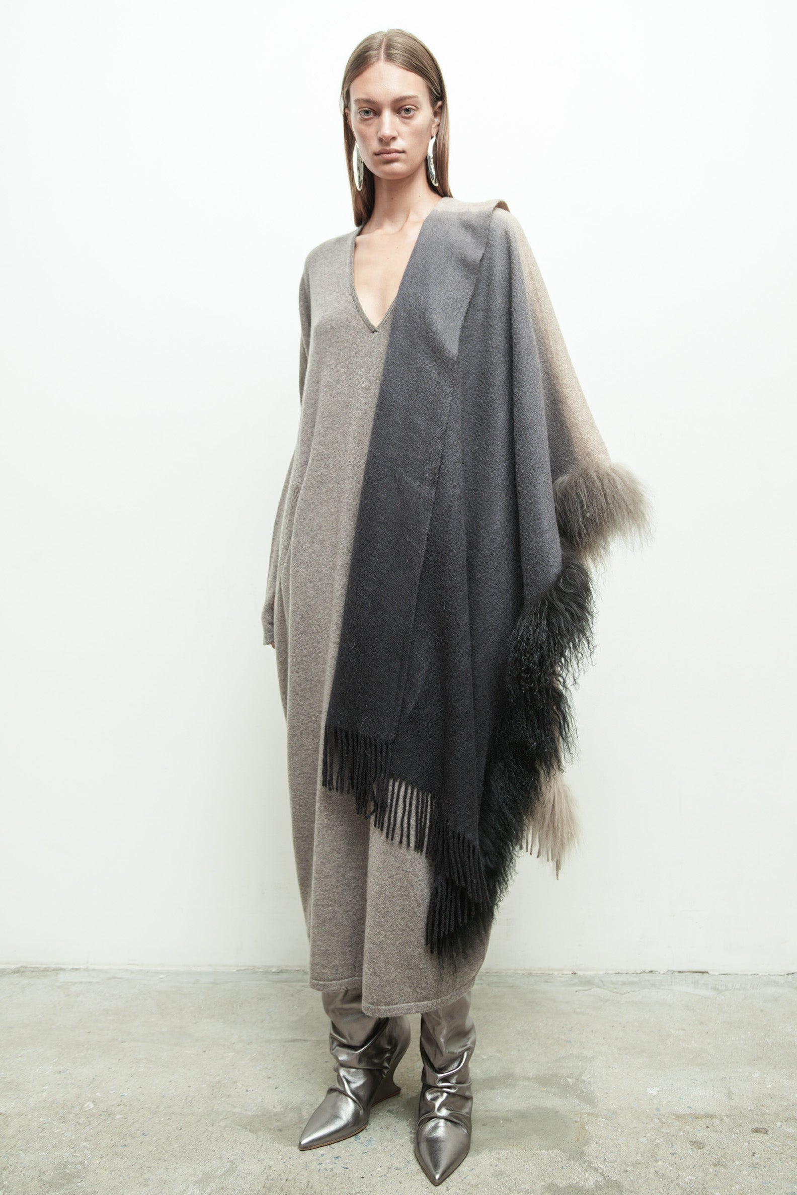 files/SW-491-DemeterDress-Vapor-A-081C-MongolianScarf-OatmealBlack-08.jpg