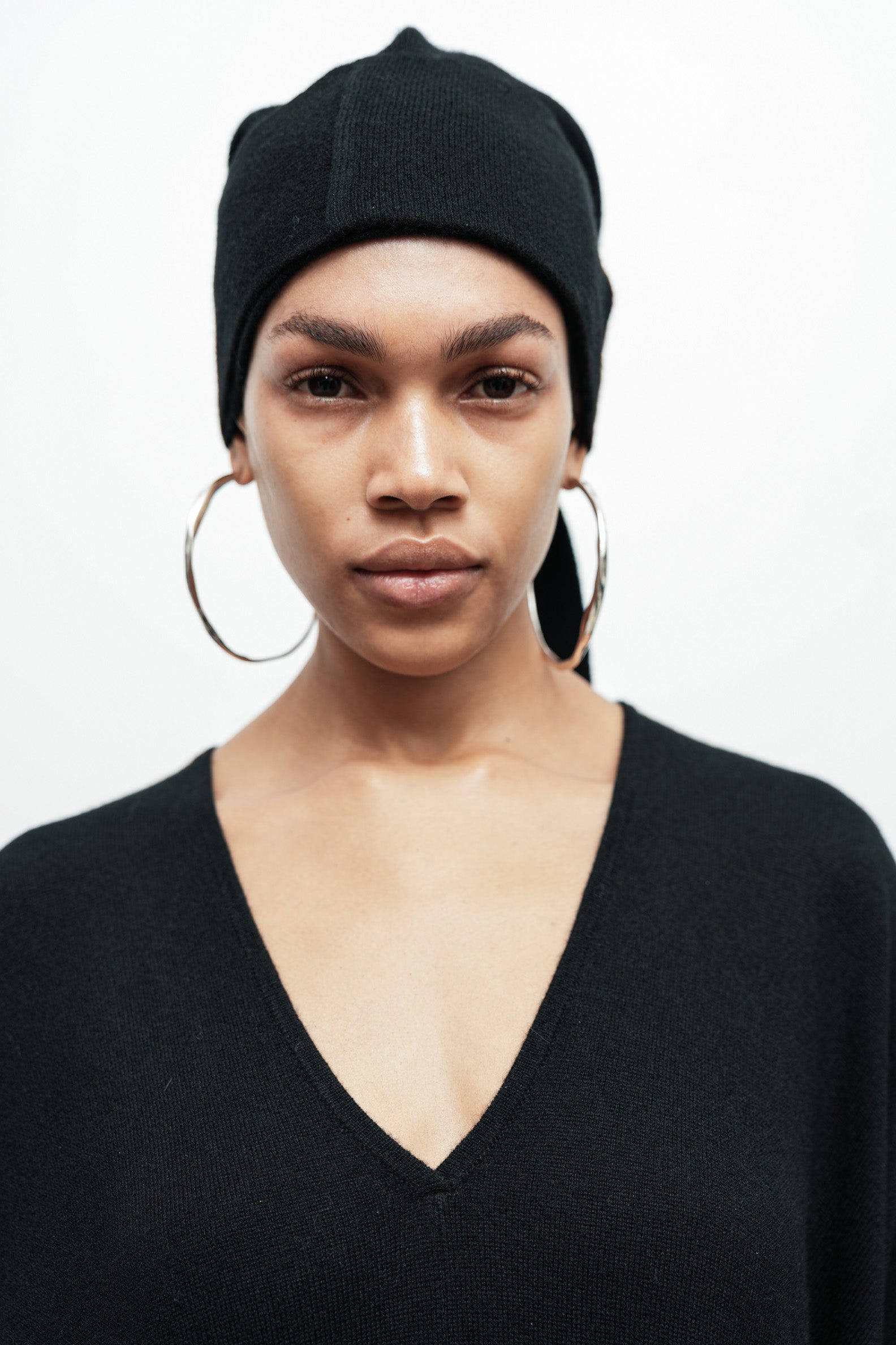 files/SW-491-DemeterSweaterDress-Black-A-203E-WrapBeanie-Black-03.jpg