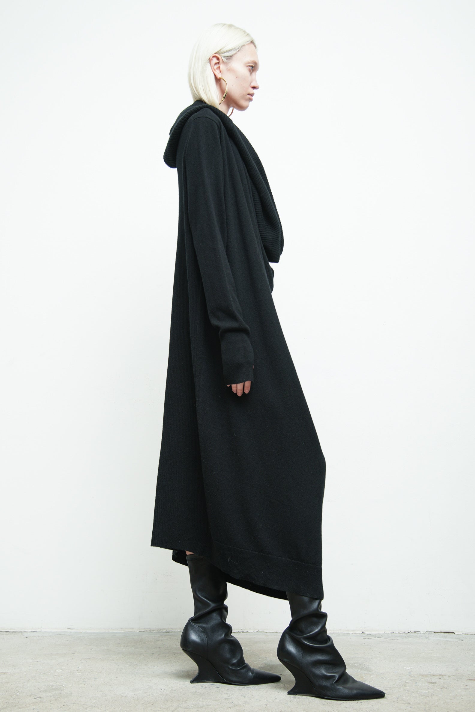 files/Sw-422E-MarcoHoodyDress-Blk-04.jpg
